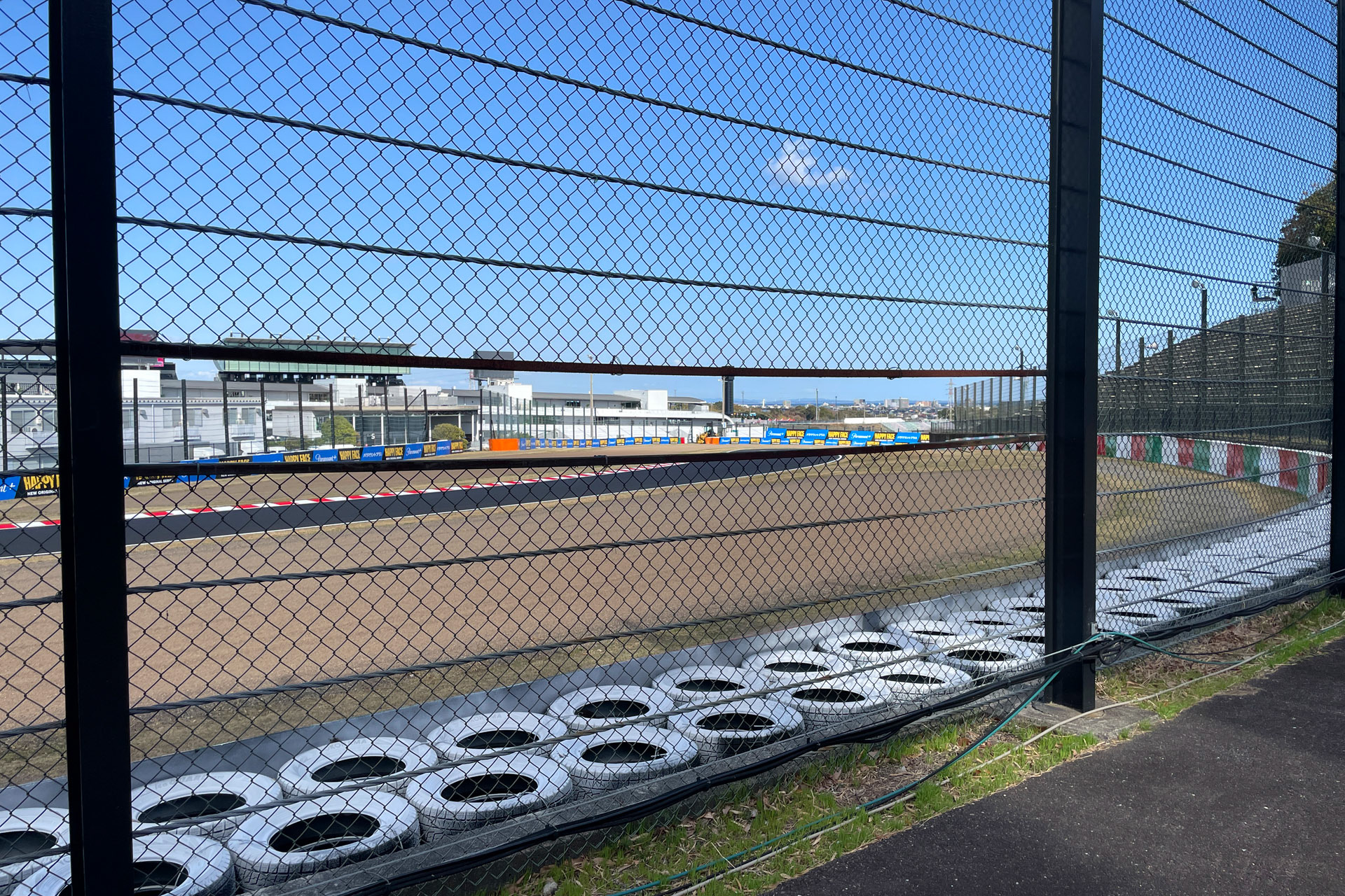 逆バンク、1つ目のカメラホール