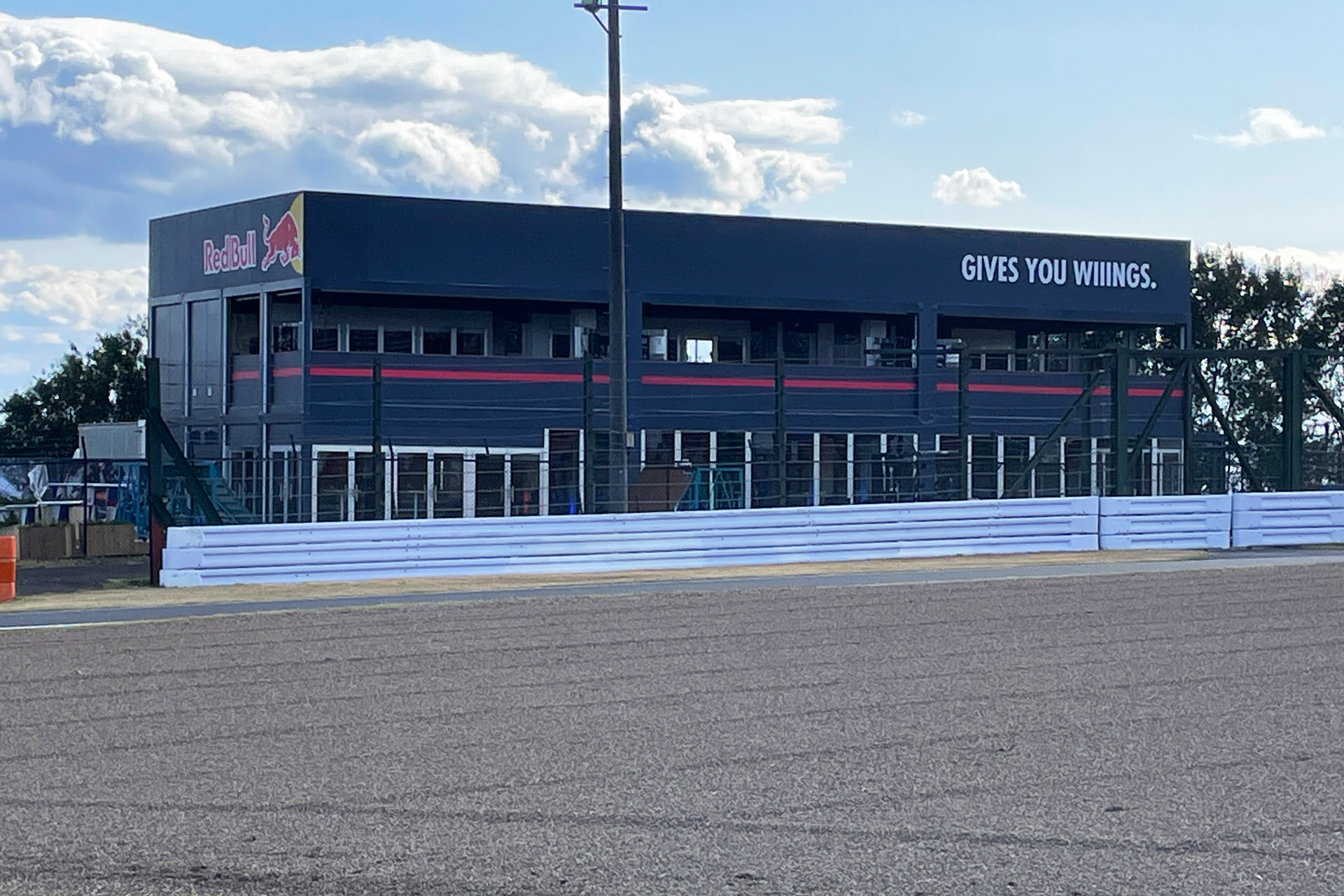 昨年取材したレッドブルのVIPラウンジは今年も健在