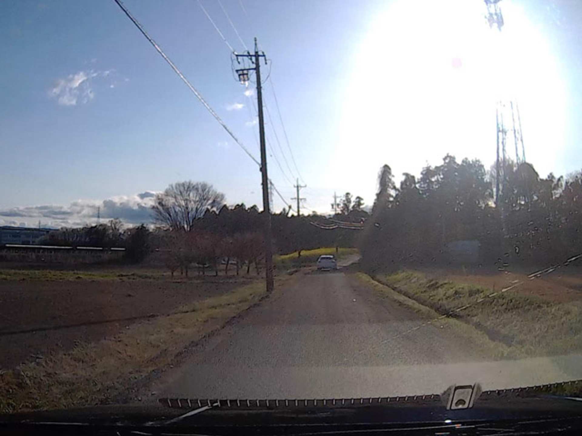 昔見た「火の見やぐら」を発見（画面右側）、と思ったが、携帯の基地局らしい