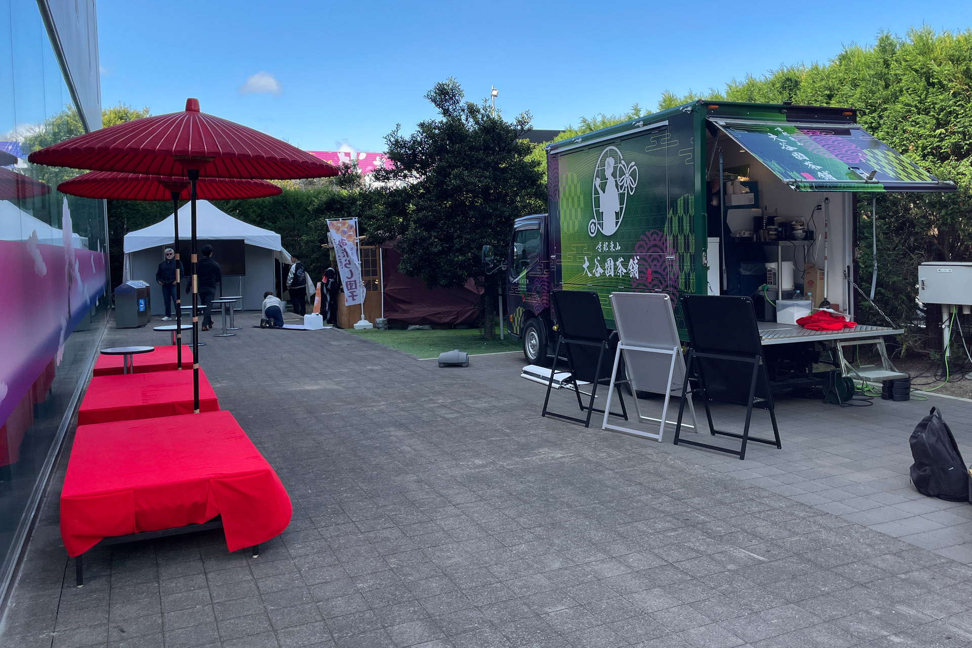 無料で食べられる屋台、昨年は焼き鳥とたこ焼き。今年は……