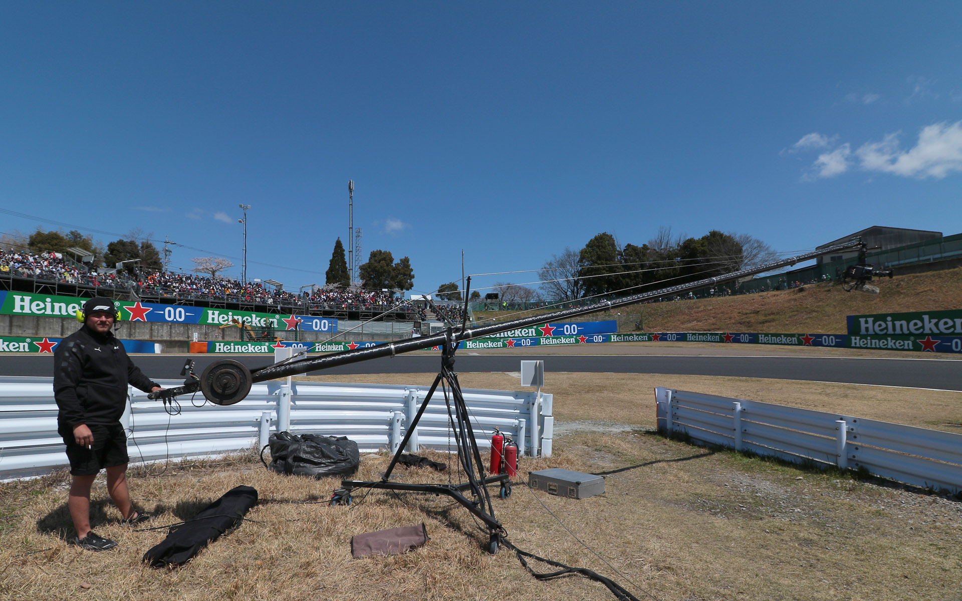 右側のガードレール付近はクレーンカメラと干渉しそうなので、事前に了承してもらった