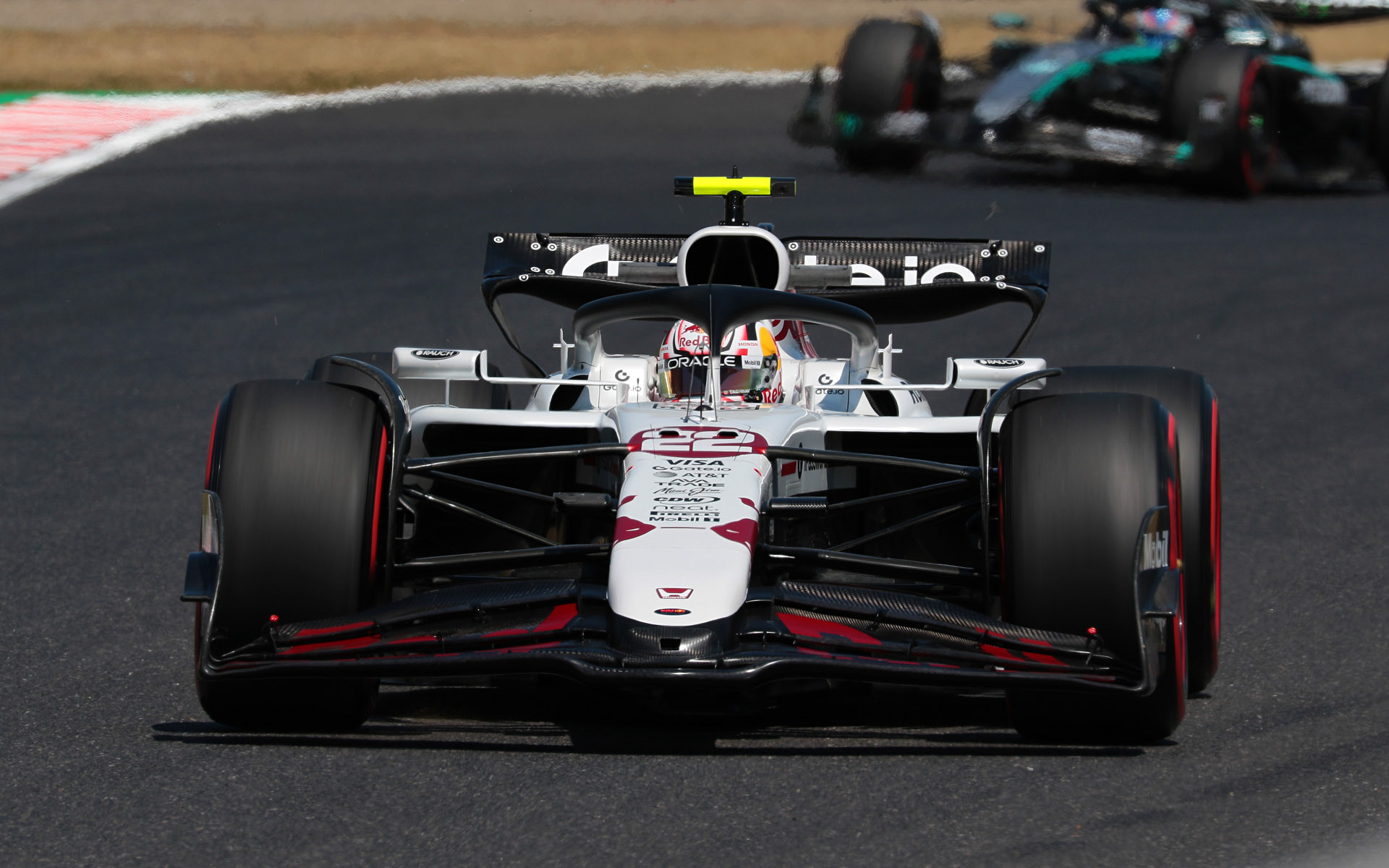 向かってきてくれるマシンは滅多になく期待外れ。焦点距離400mm、シャッター速度1/500秒で撮影