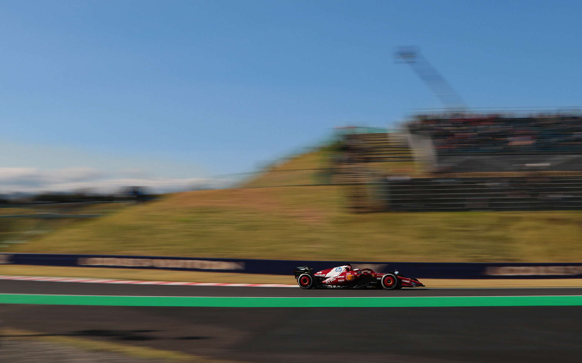 焦点距離24mm、シャッター速度を1/40秒で撮影