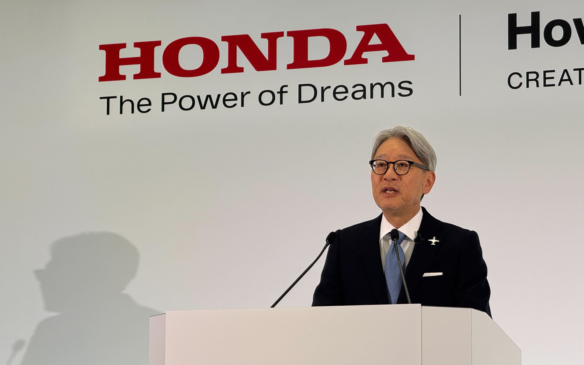 四輪電動化を中心としたホンダの取り組みについて説明を行なった本田技研工業株式会社 取締役 代表執行役社長 三部敏宏氏