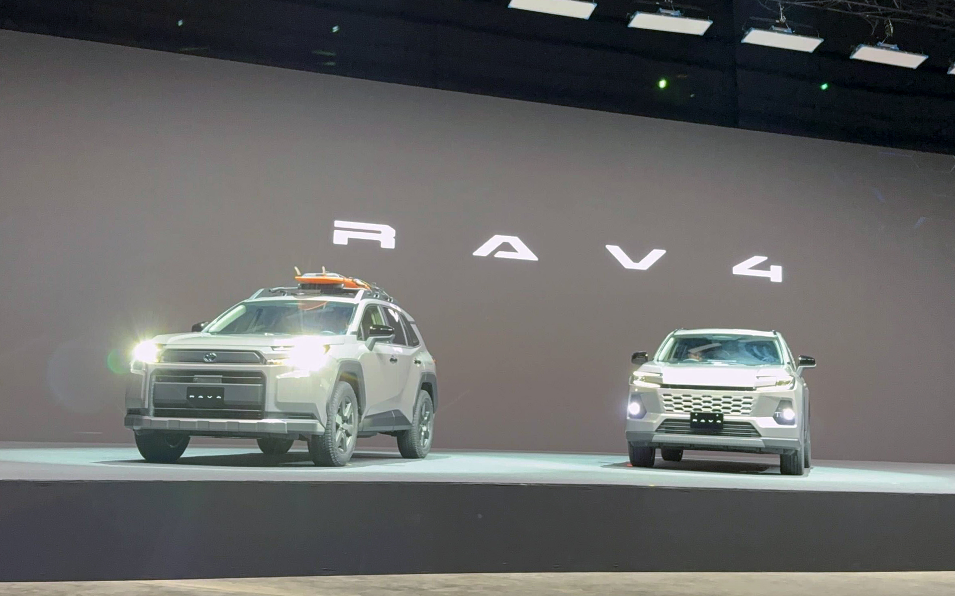 新型「RAV4」