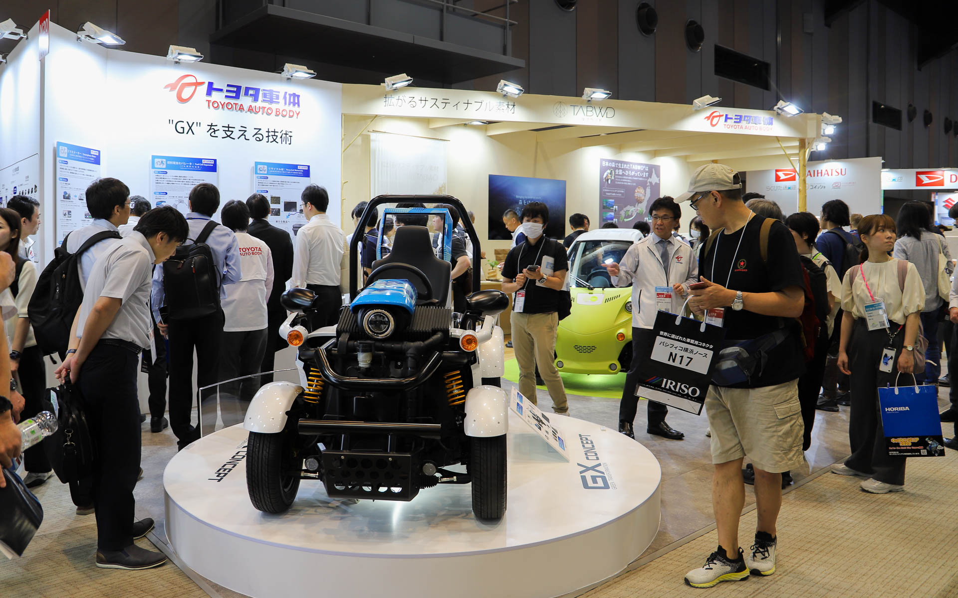 ノース1階のトヨタ車体ブース