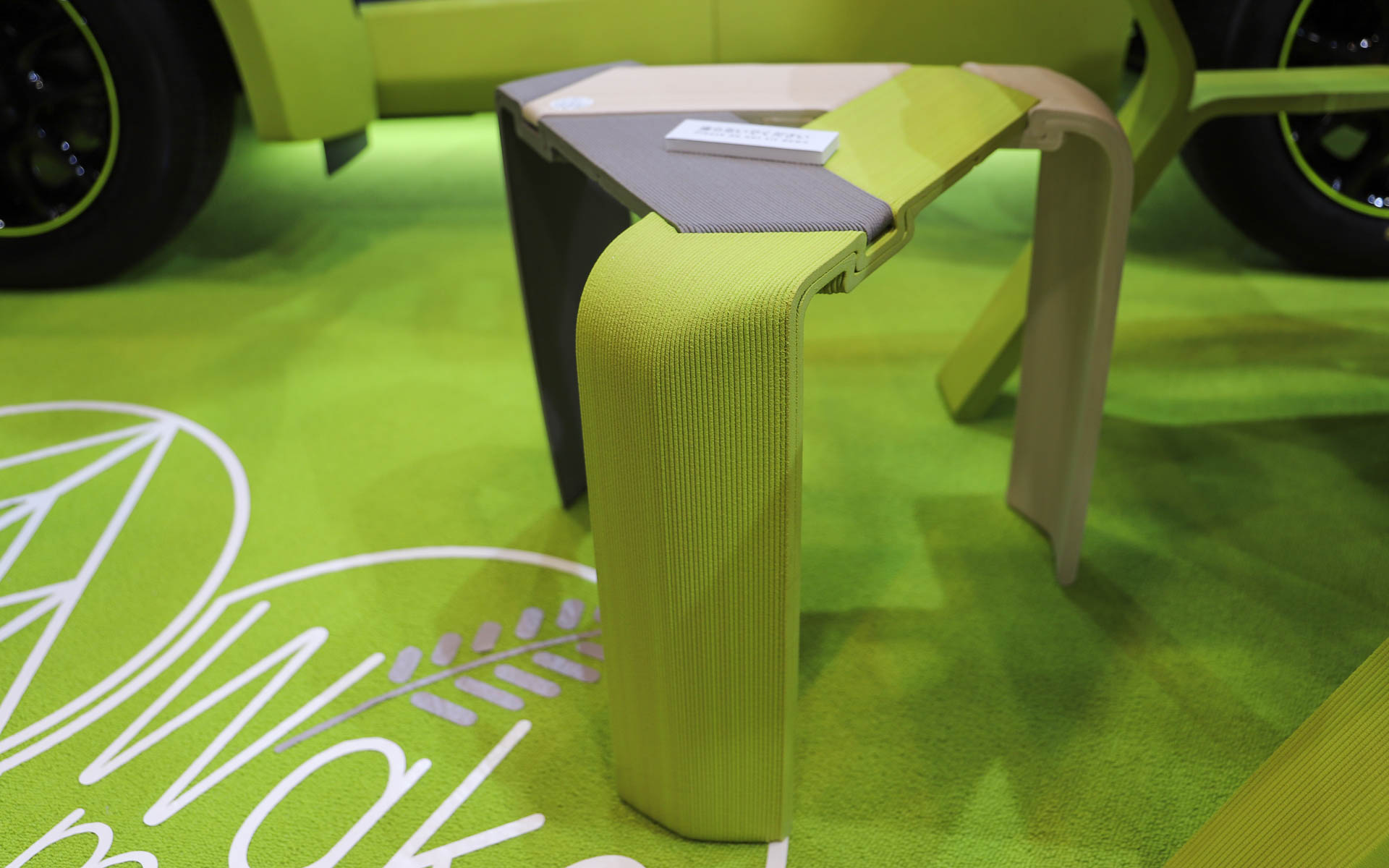 3Dプリンタで出力した家具も一緒に展示