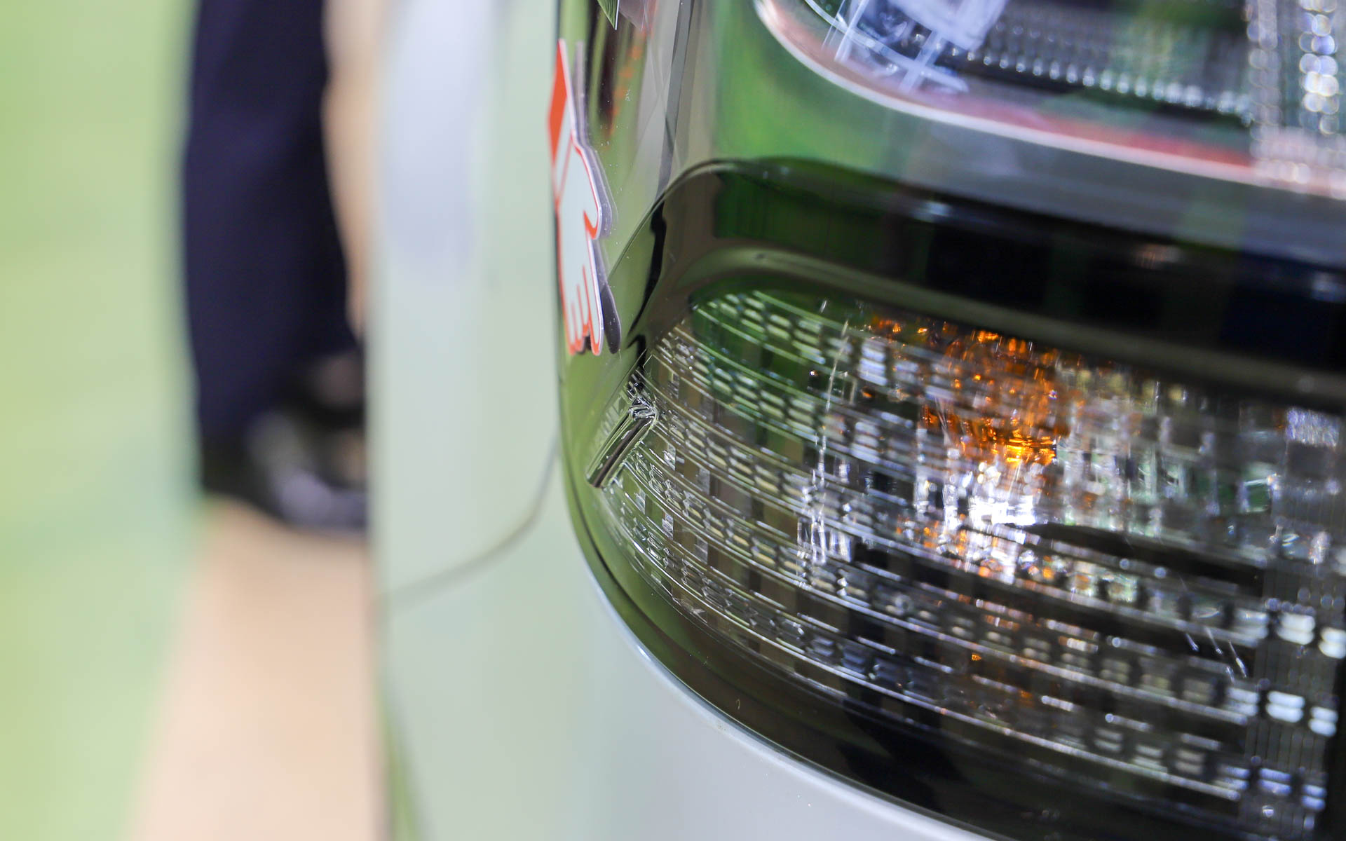 新型フォレスターに採用されている空力パーツがポップで示されていた