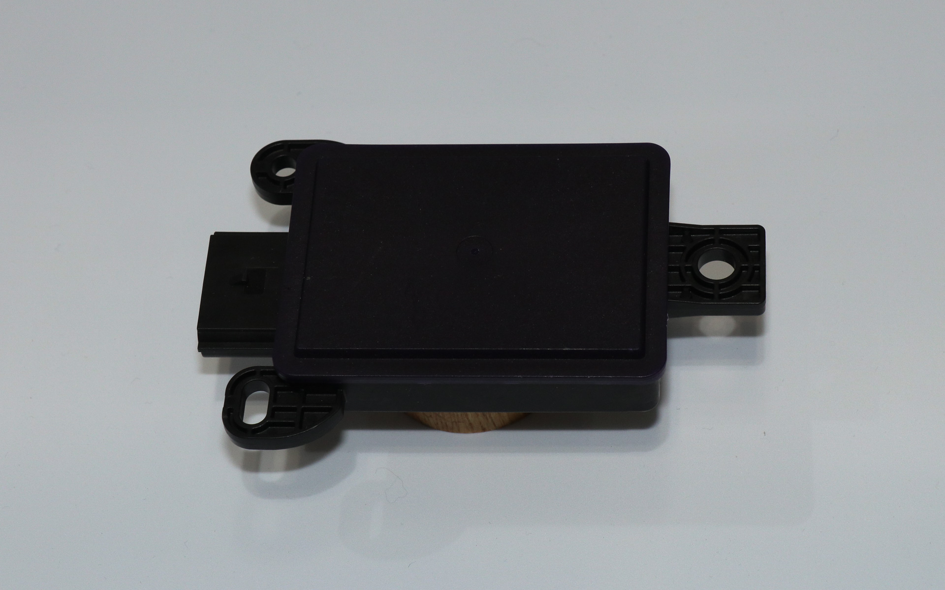 薄く軽量な構造ながら高品質なADAS機能を提供する