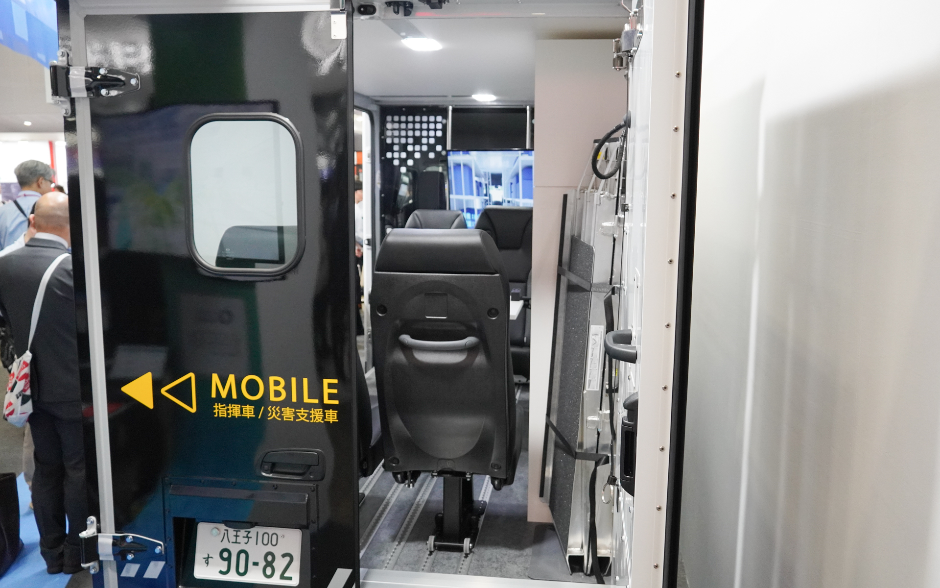 後部から見たところ。ナンバープレートも取得してある