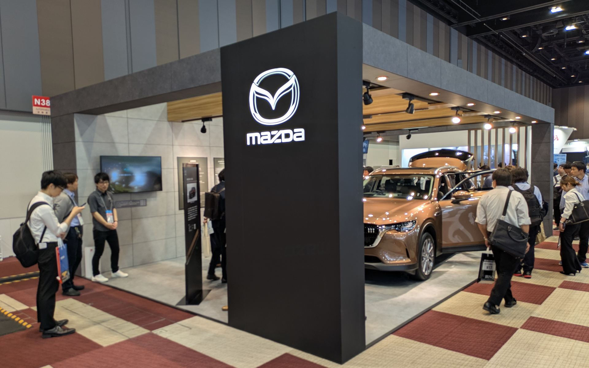 マツダのブースはノース館（N38）