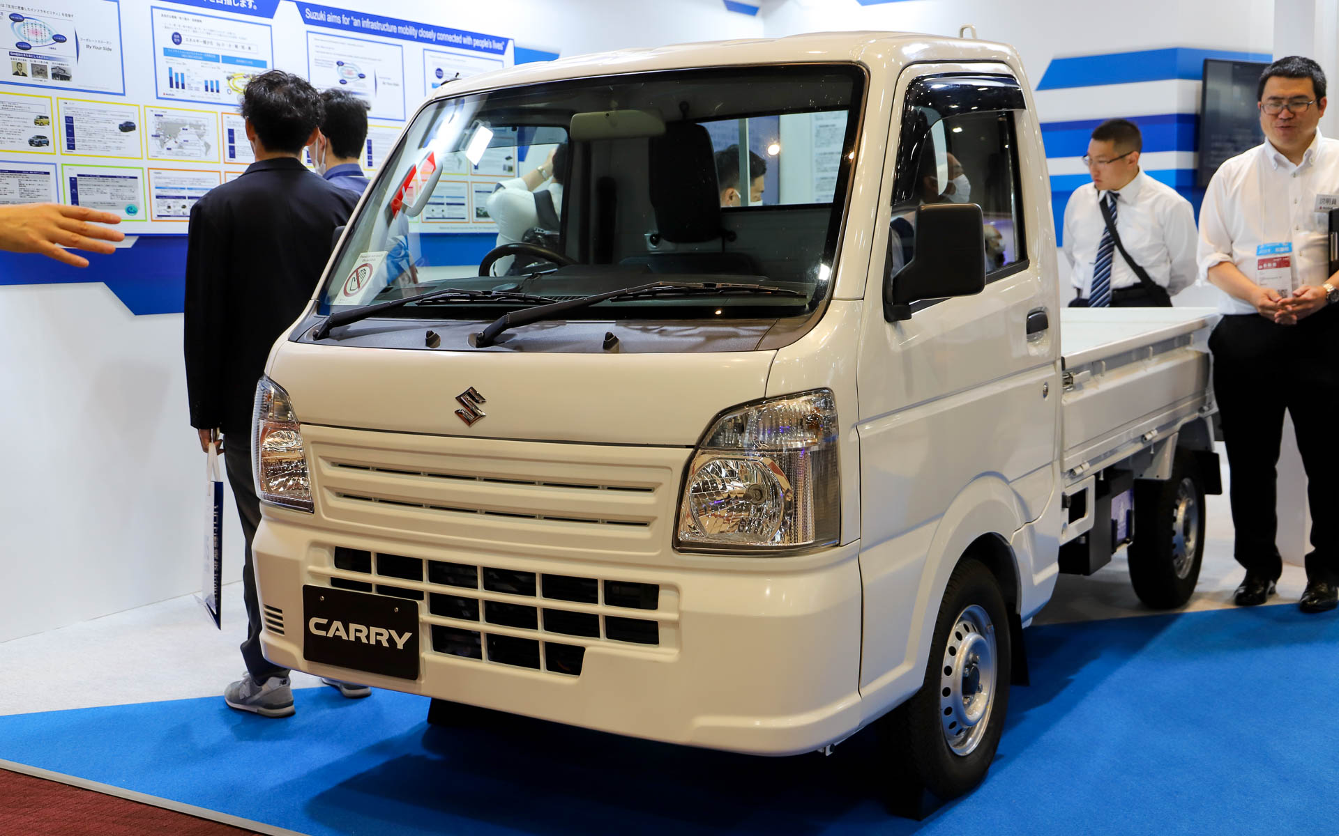 EV化したキャリイ。前から見るとガソリン車のキャリイと何ら変わりはない