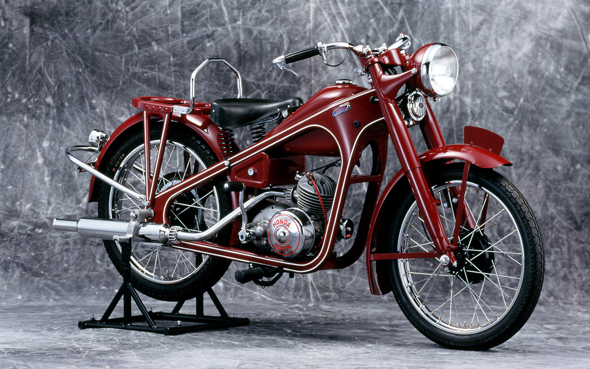 ホンダの本格的な二輪車の第1号モデル「ドリームD型」（1949年）