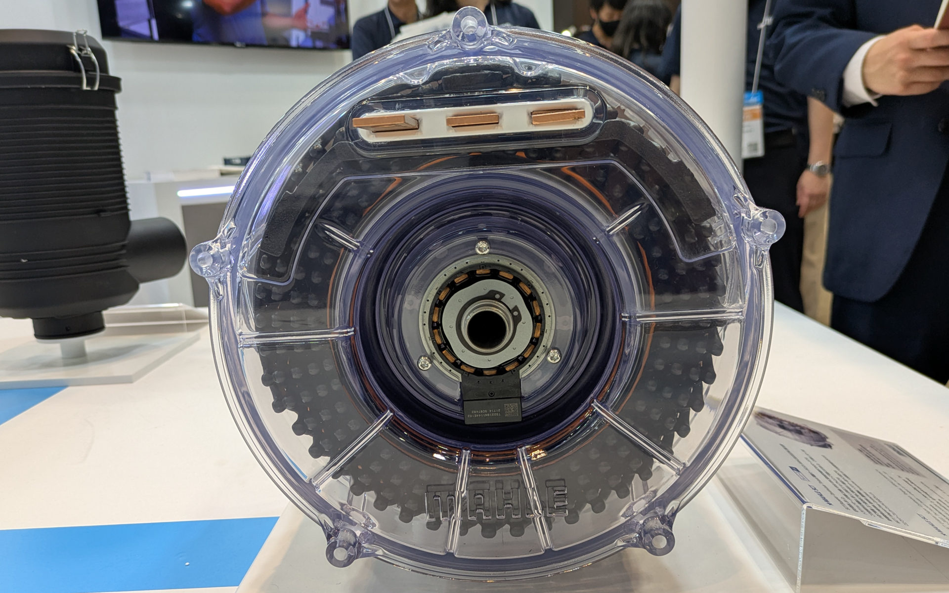 内部を空気とオイルの混合液が循環する構造