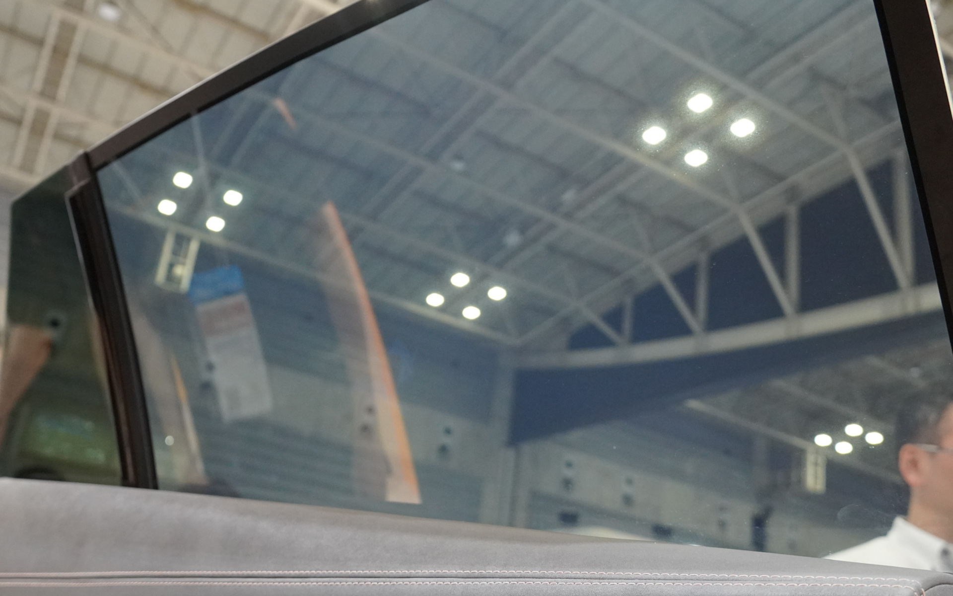 通常は透明にすることができる