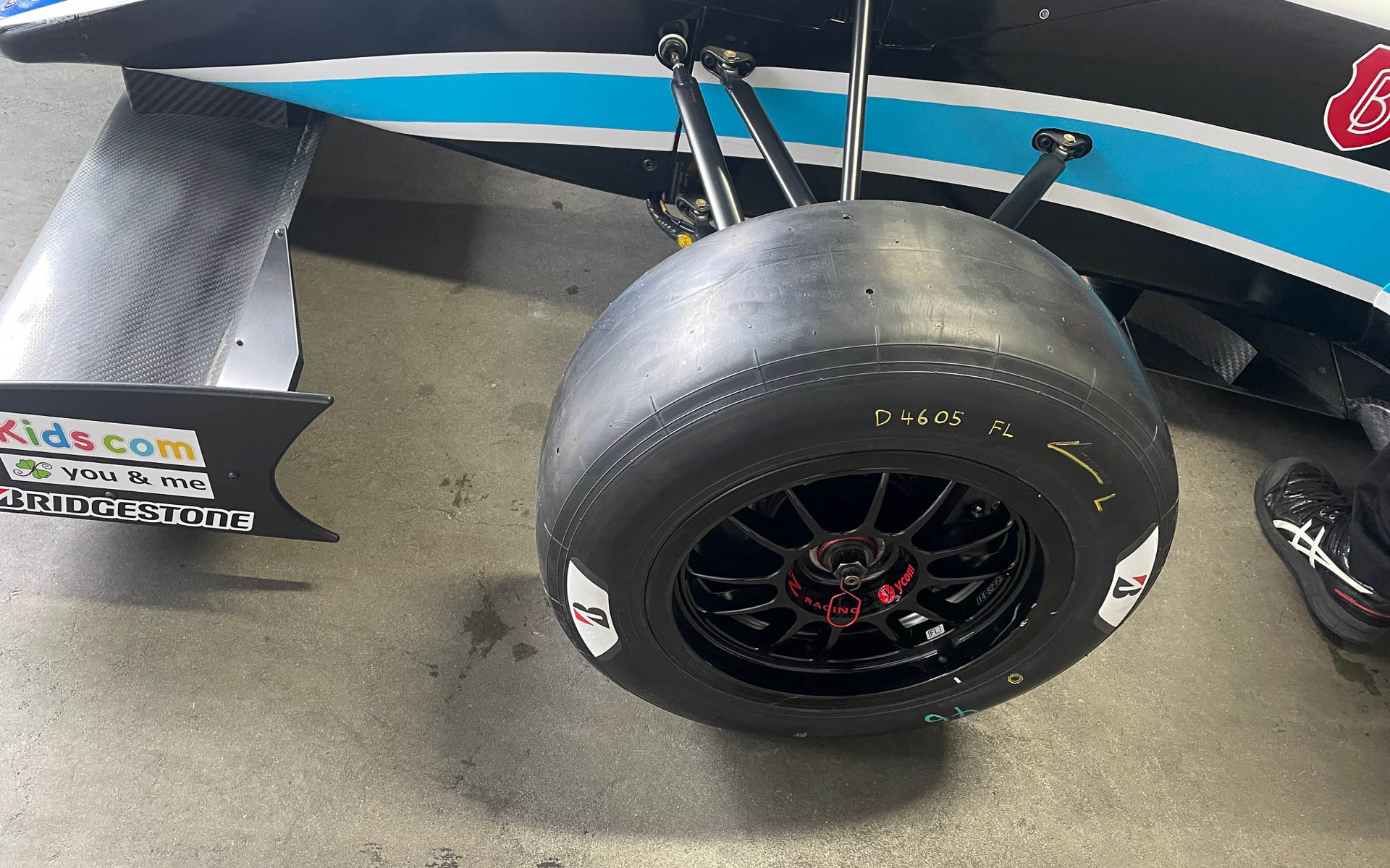 フロントセクション。空力パーツは少ないのでスッキリしている