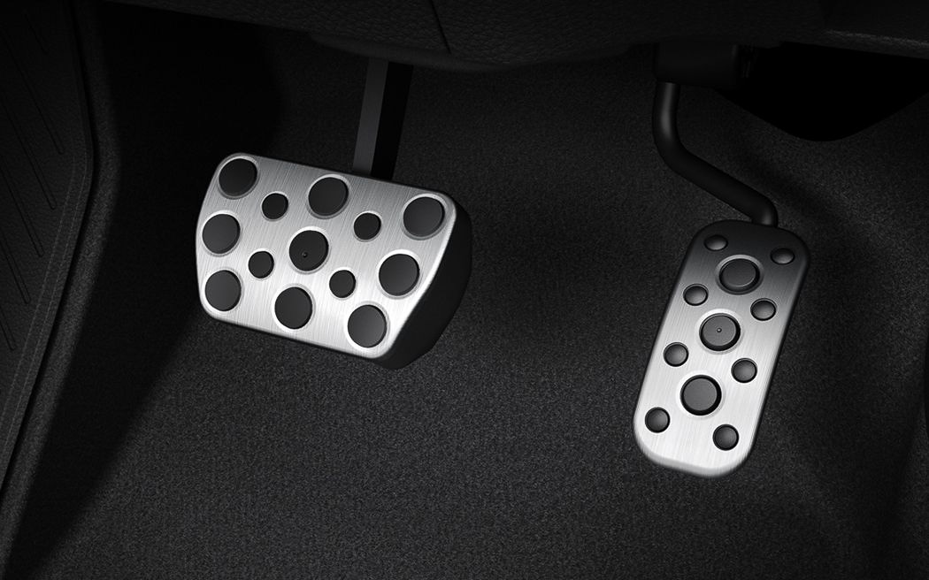 専用アルミペダル（アクセル・ブレーキ）