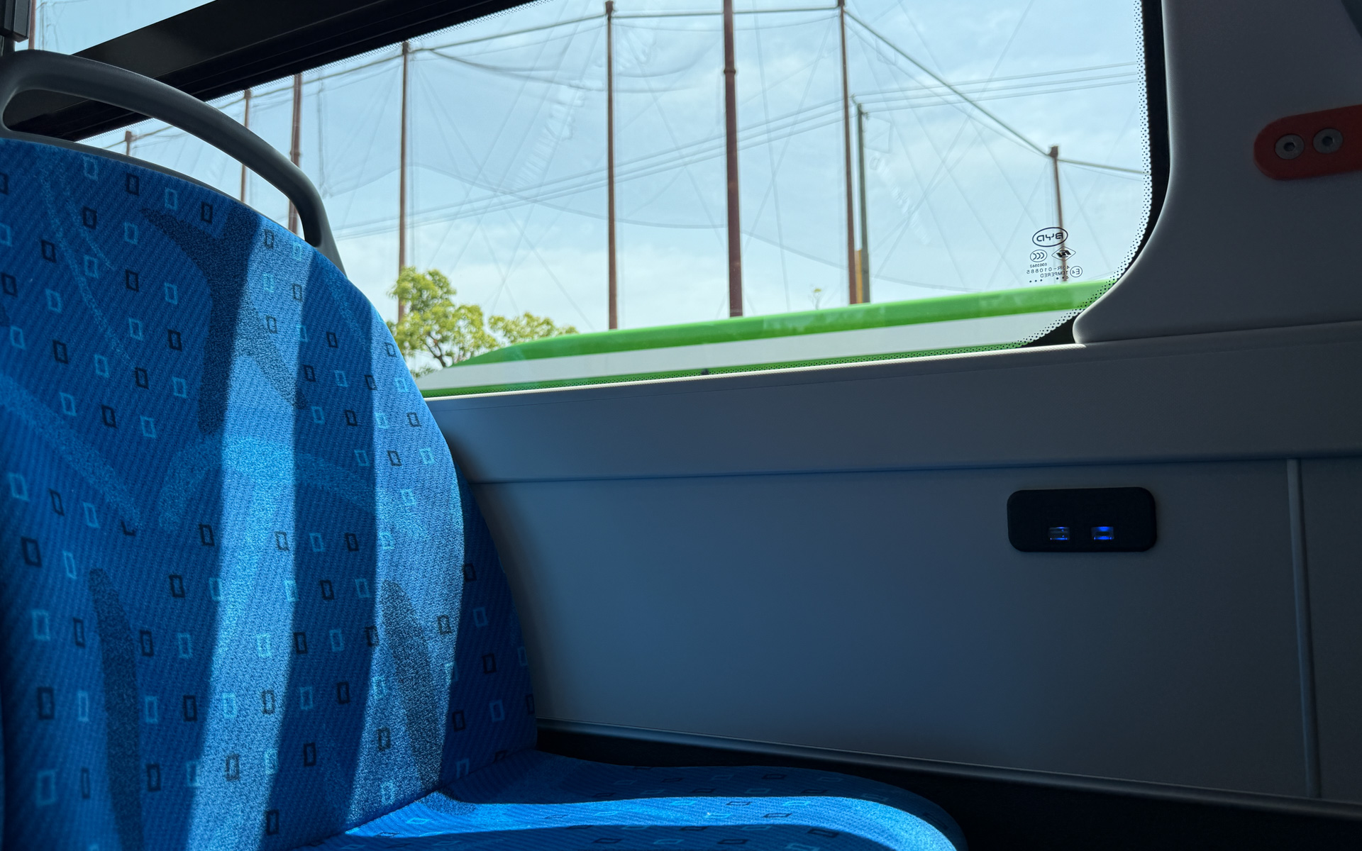 車内にはUSBの充電端子が用意されている