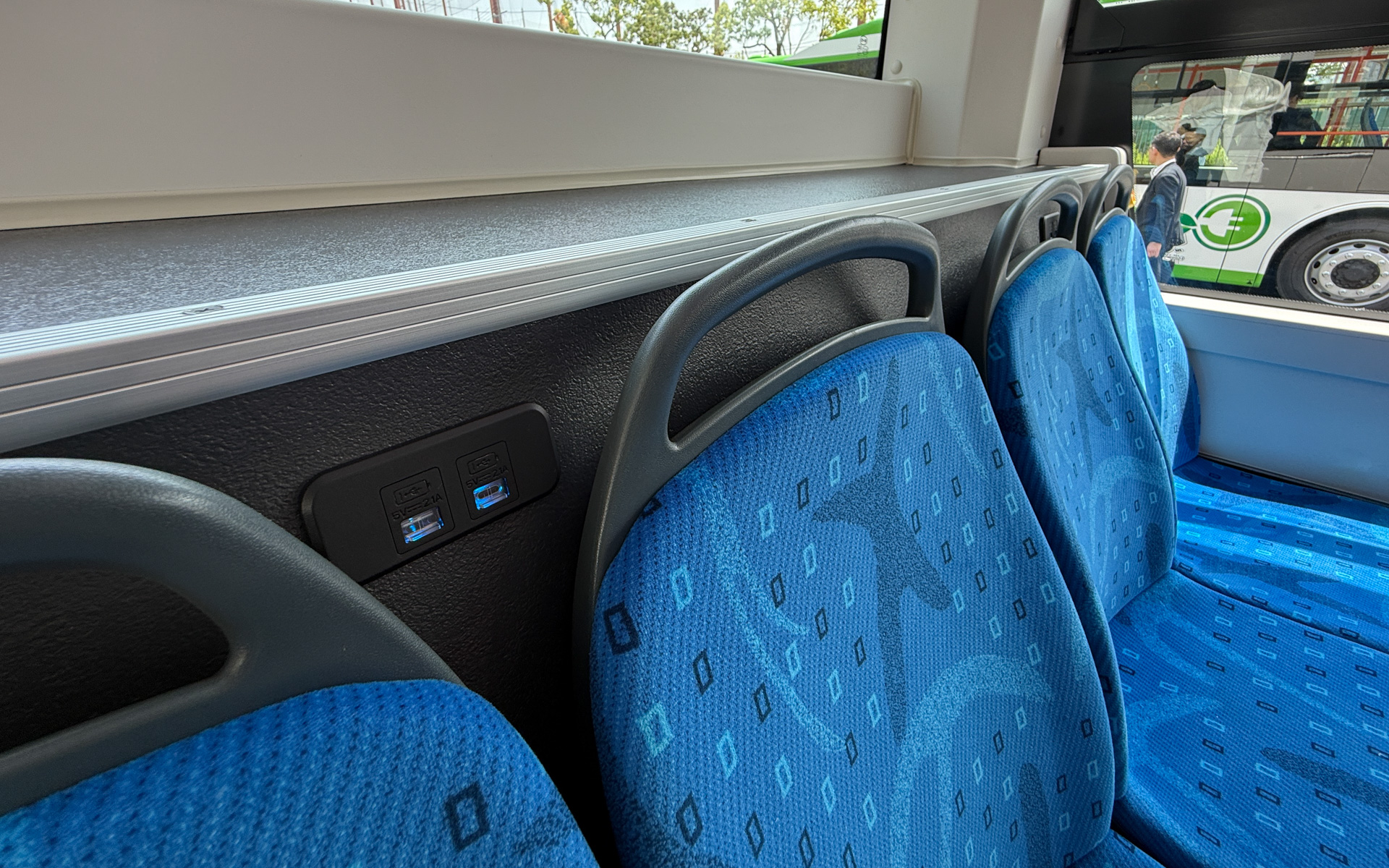 車内にはUSBの充電端子が用意されている