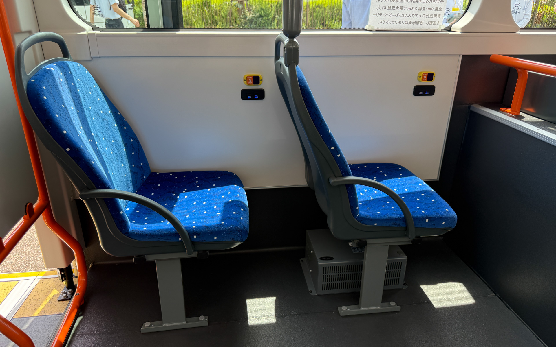 車内にはUSBの充電端子が用意されている