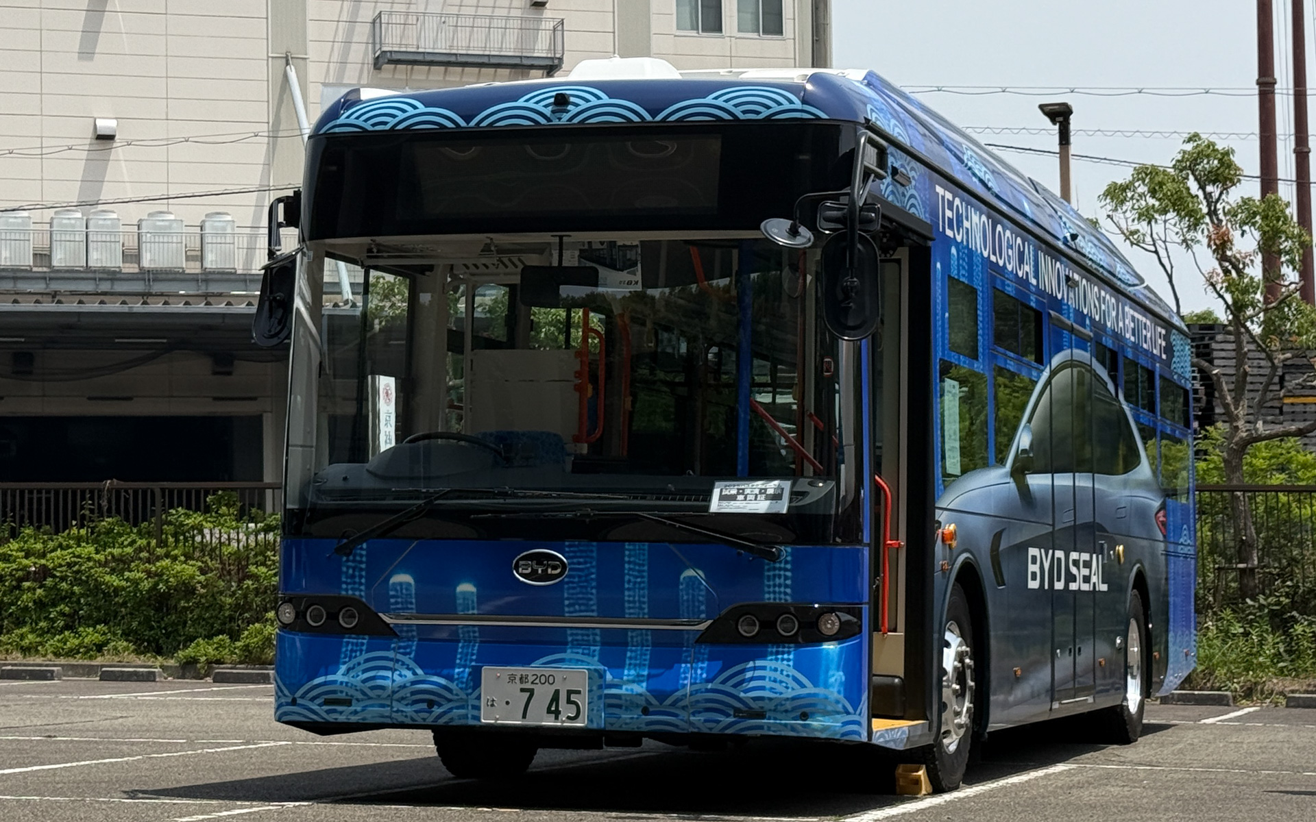 BYDの大型EVバス「K8」