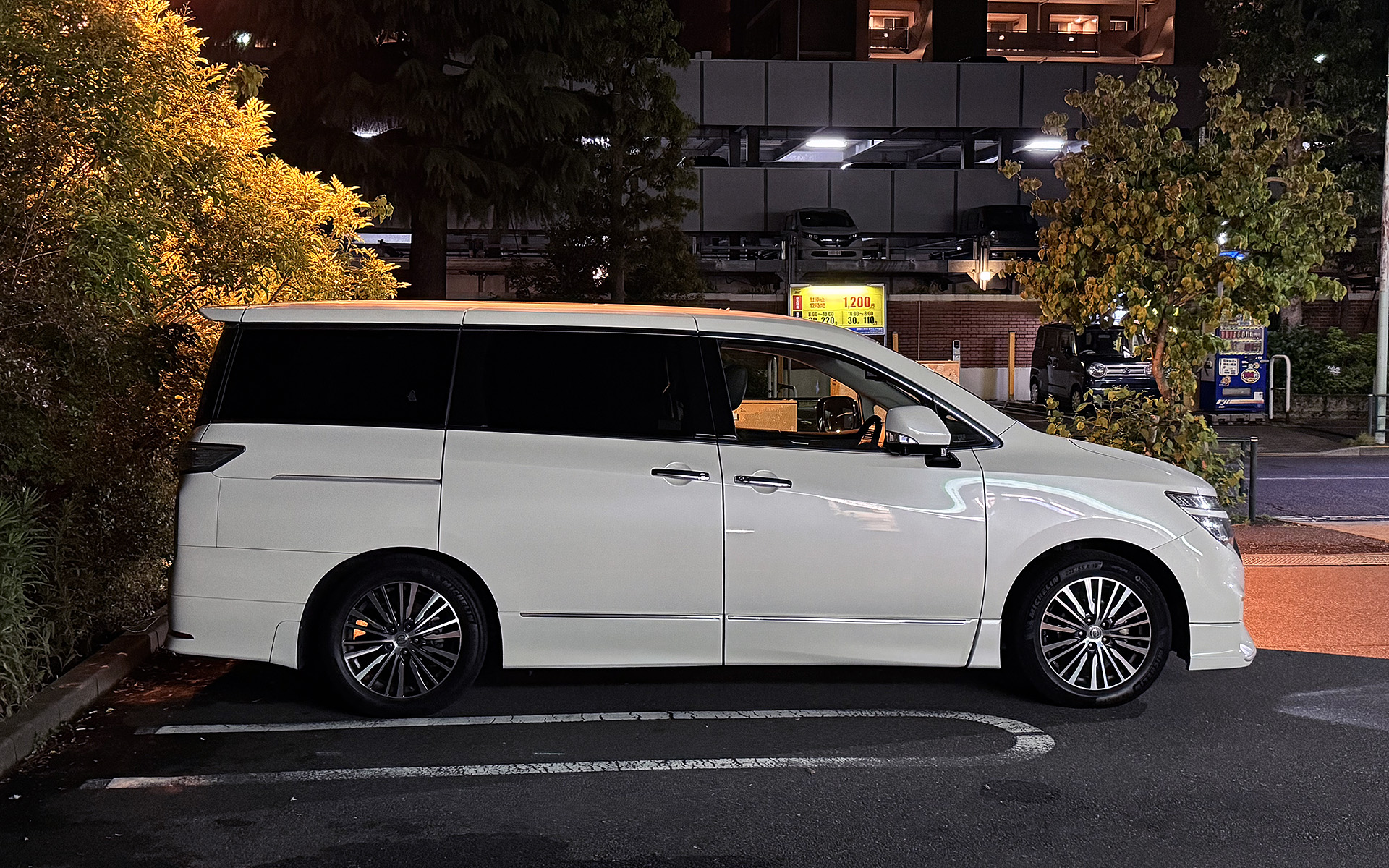 E52 エルグランド