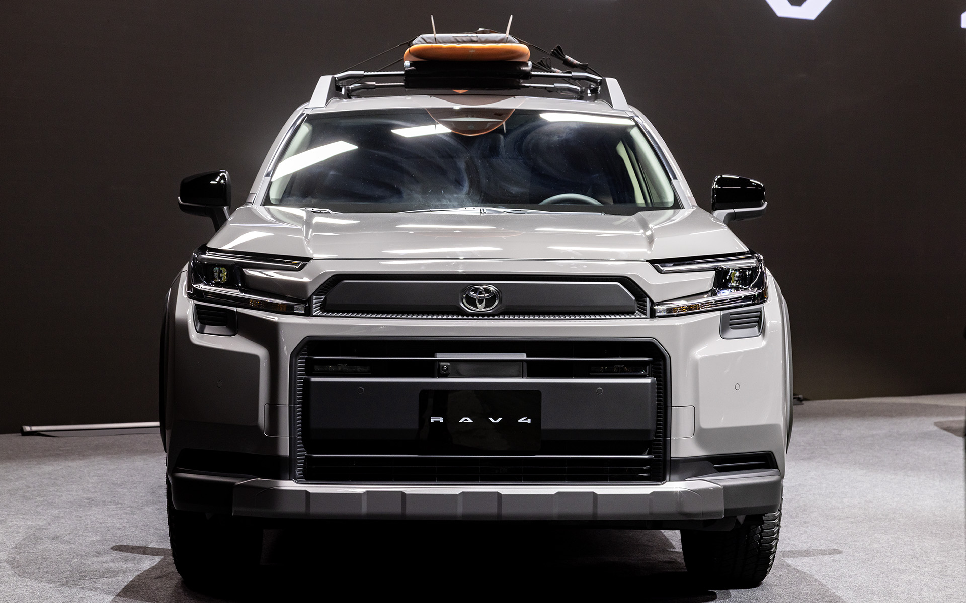 北米仕様となるRAV4 Woodland。日本国内では右ハンドルでRAV4 ADVENTUREとして販売される。撮影車両はプロトタイプでHEVモデル