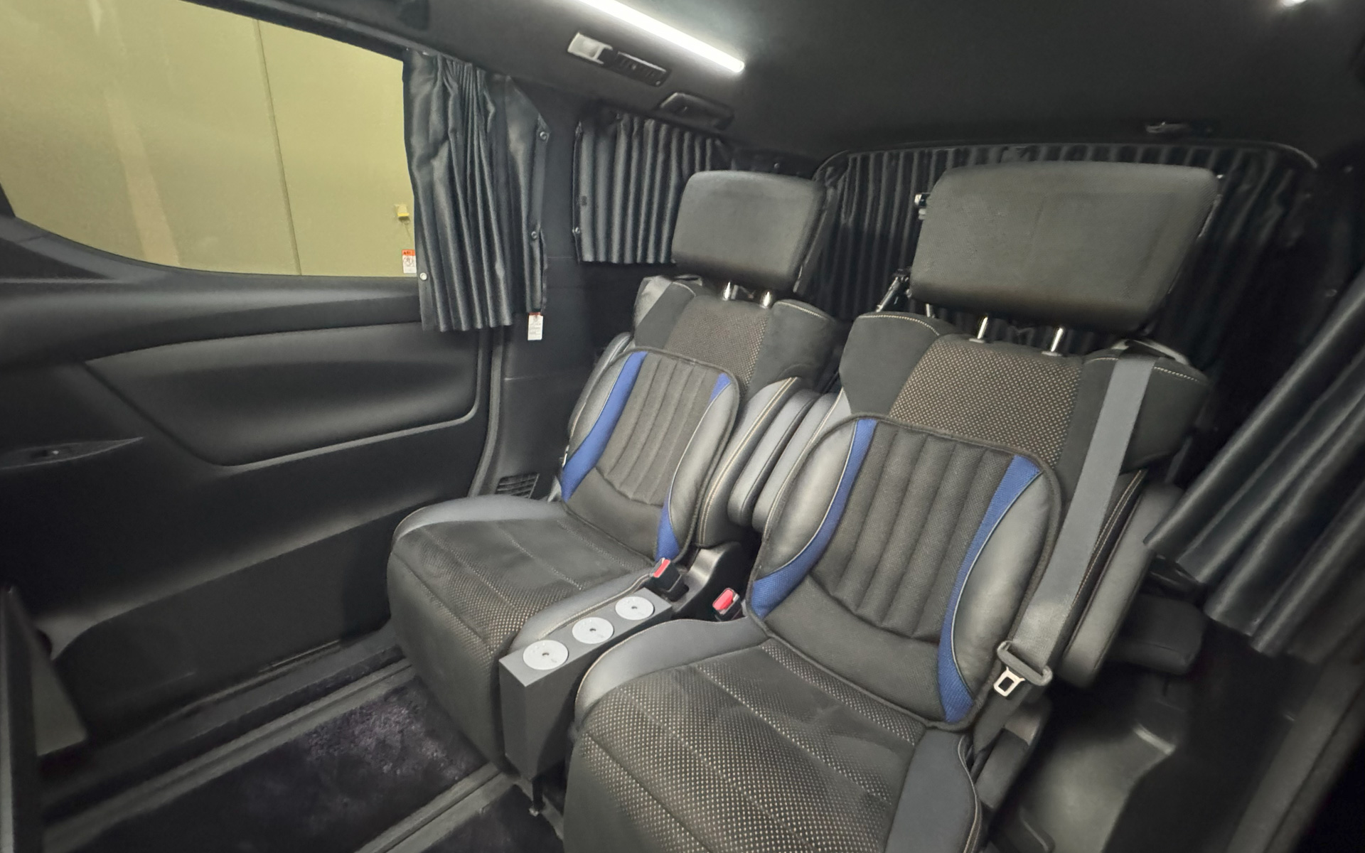 座席の様子。ビジネスエグゼクティブの利用を想定している