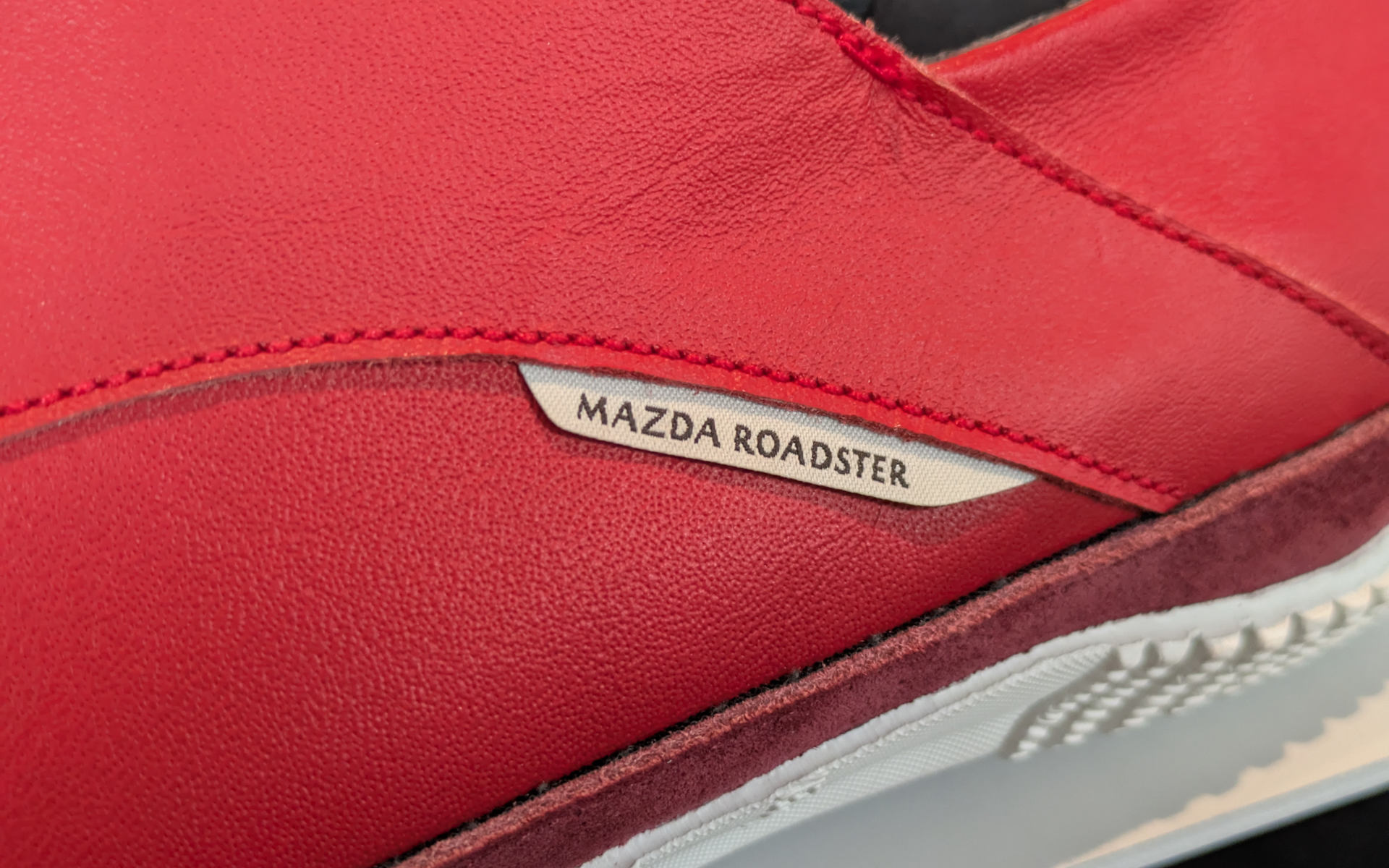 サイドにはロードスターのネームタグ