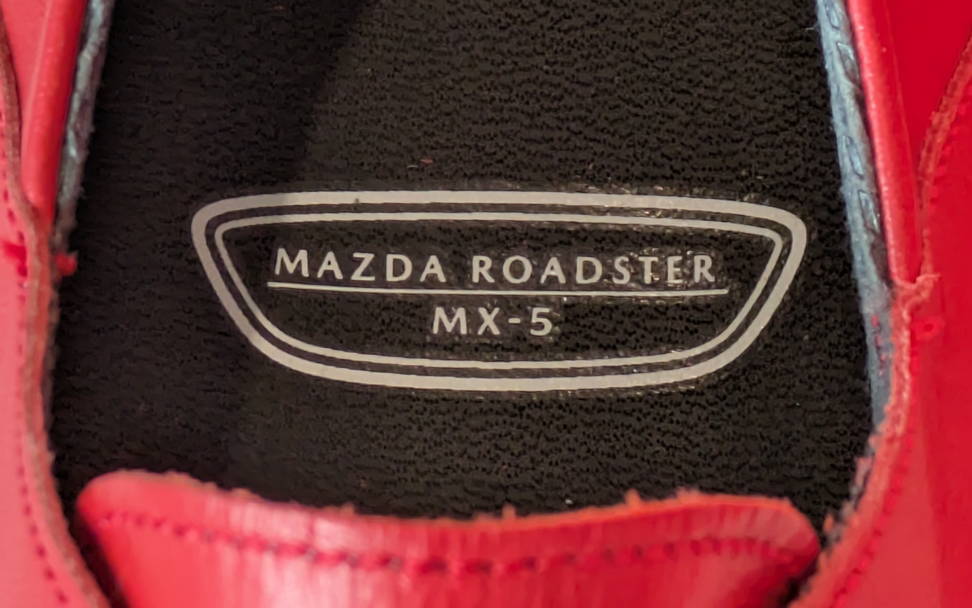 インナーソールにもネームが入る