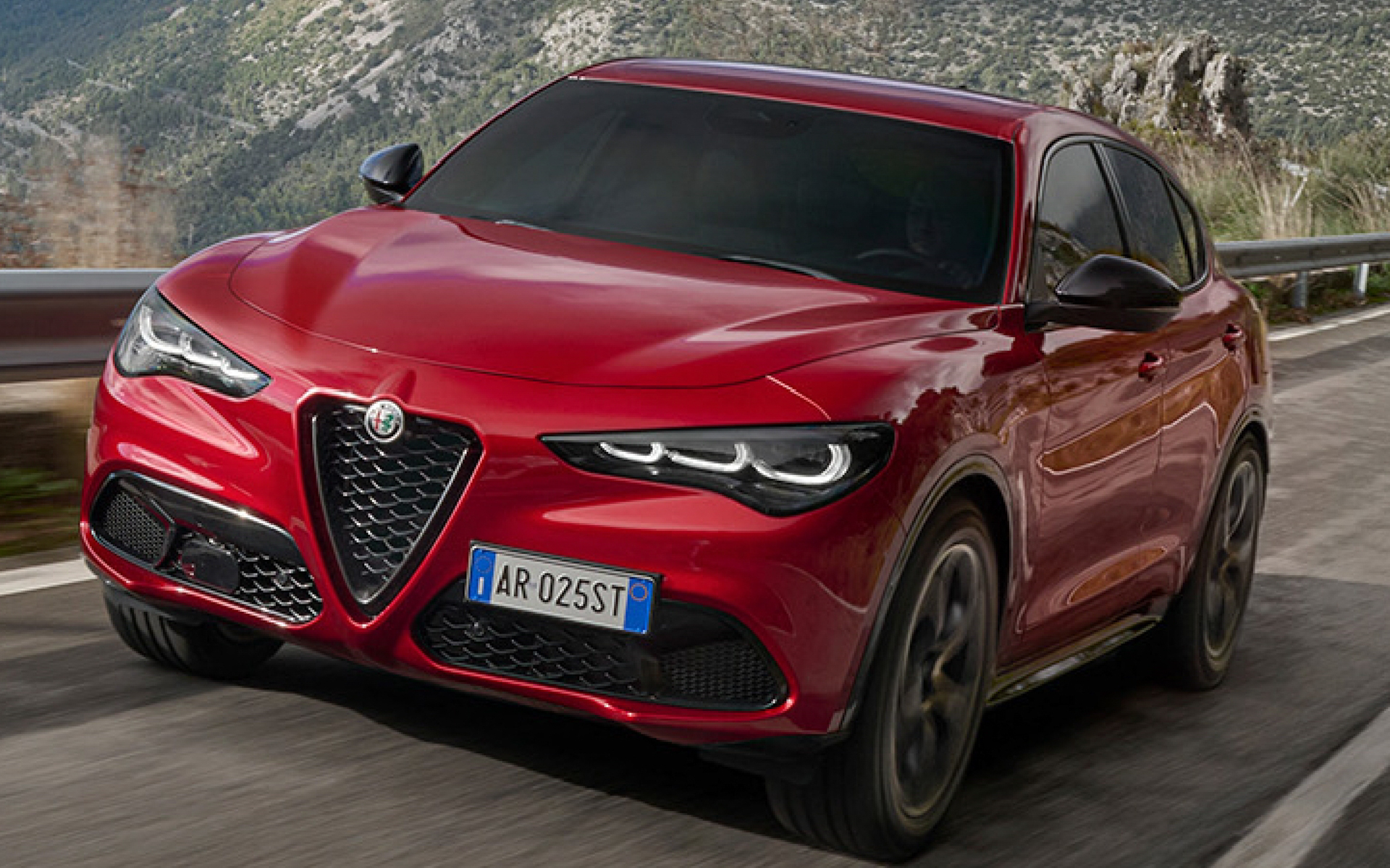 アルファ ロメオのSUVモデル「ステルヴィオ」に新グレード「スプリント」が追加された