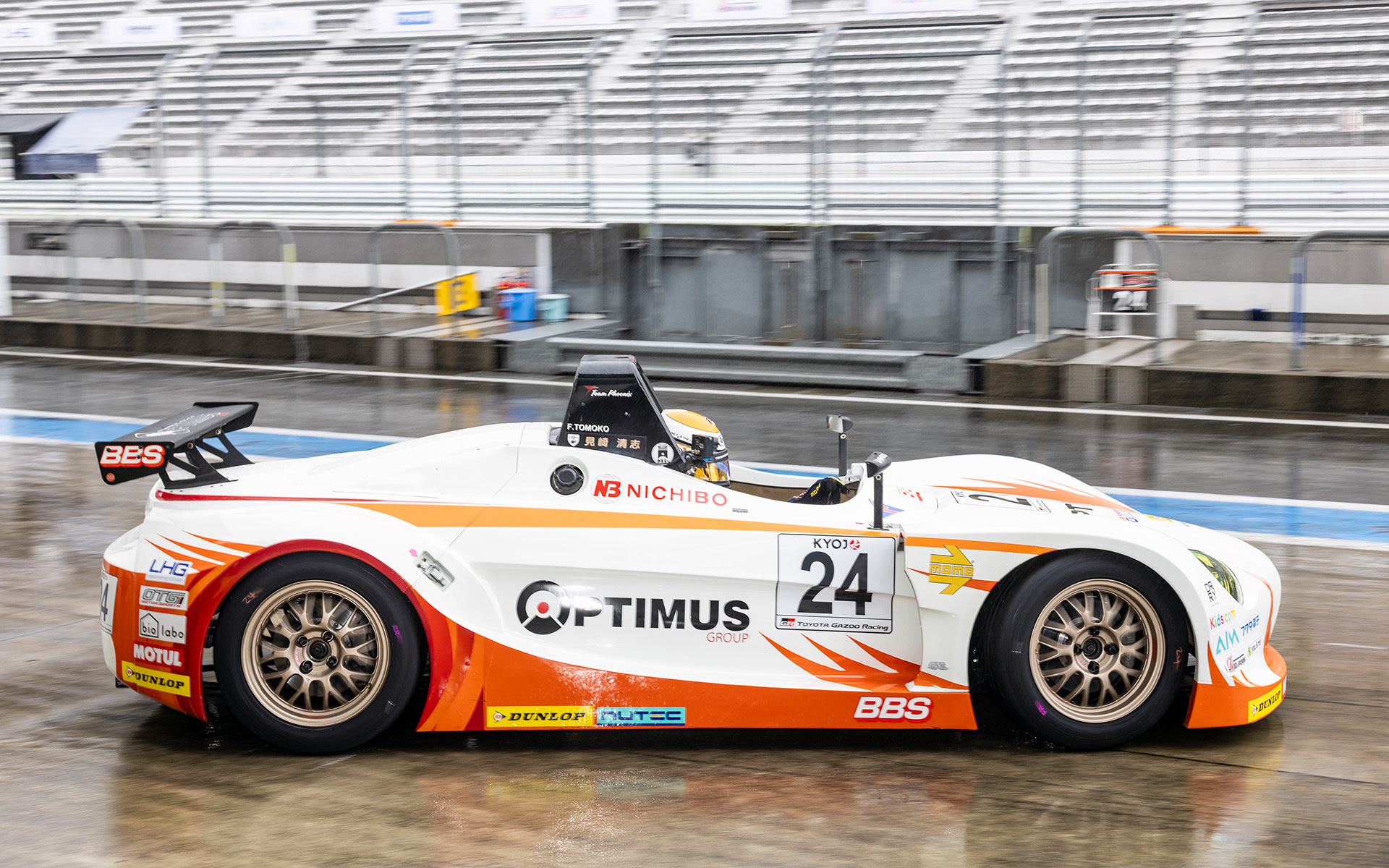 参戦マシンの「VITA-01」はメインスポンサーのロゴがOPTIMUSグループへと変更された