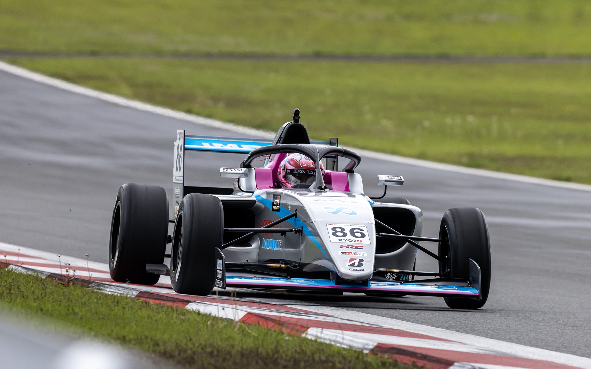 開幕戦「KYOJO CUP Rd.1 KYOJO Sprint」、第2戦「KYOJO CUP Rd.1 KYOJO Final」で優勝した#86 Dr.Dry with Team IMPUL KC-MC01の下野璃央選手