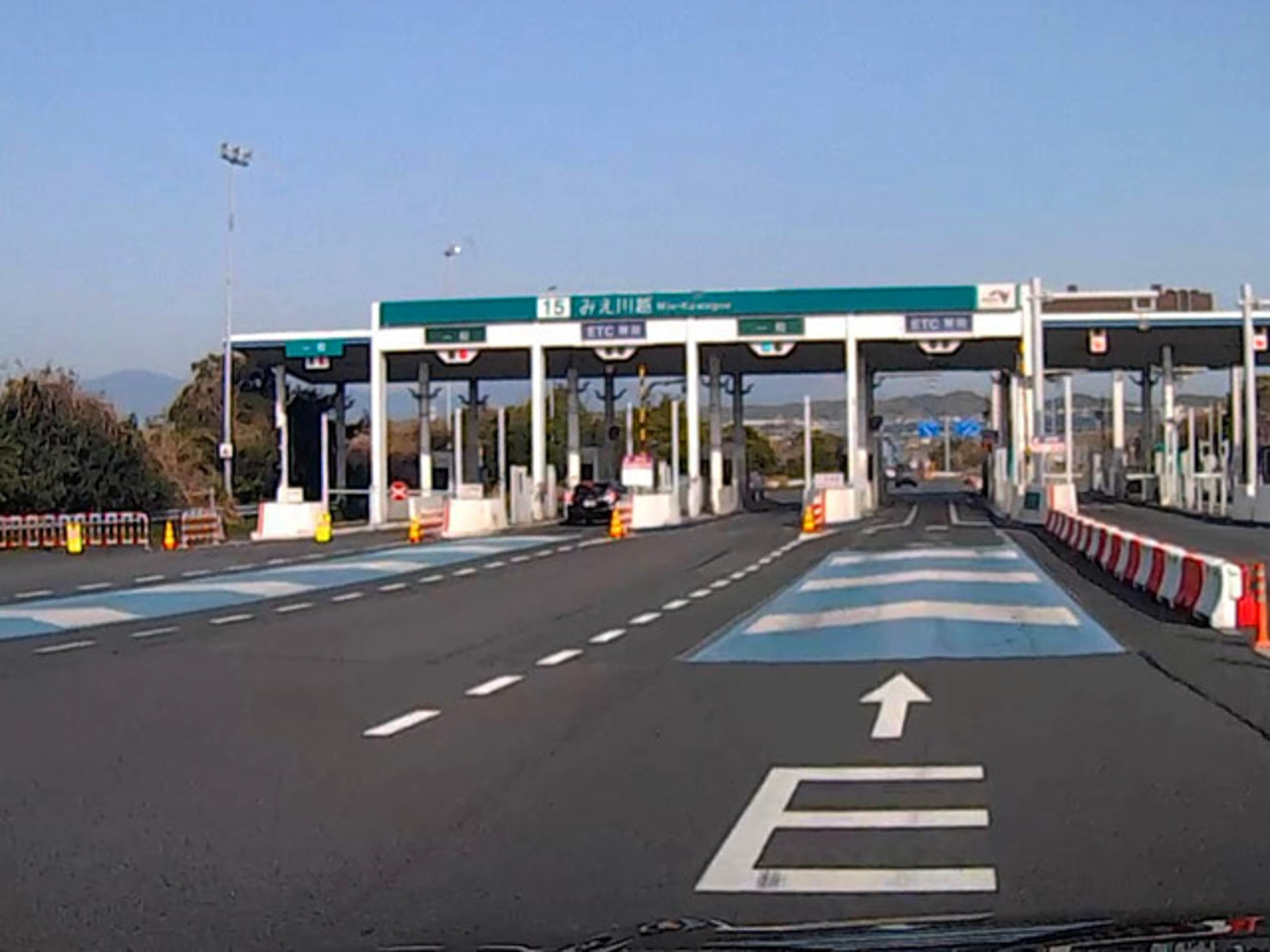 前日のみえ川越IC出口。渋滞なし