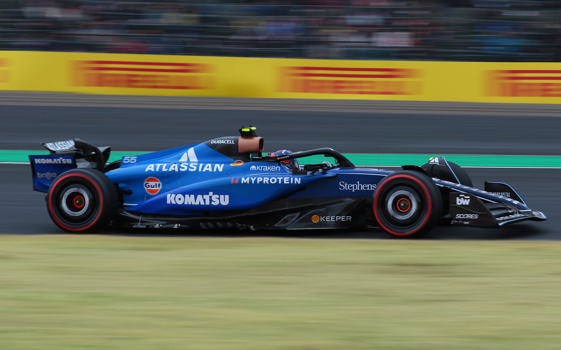 焦点距離100mm、シャッター速度1/100秒で撮影