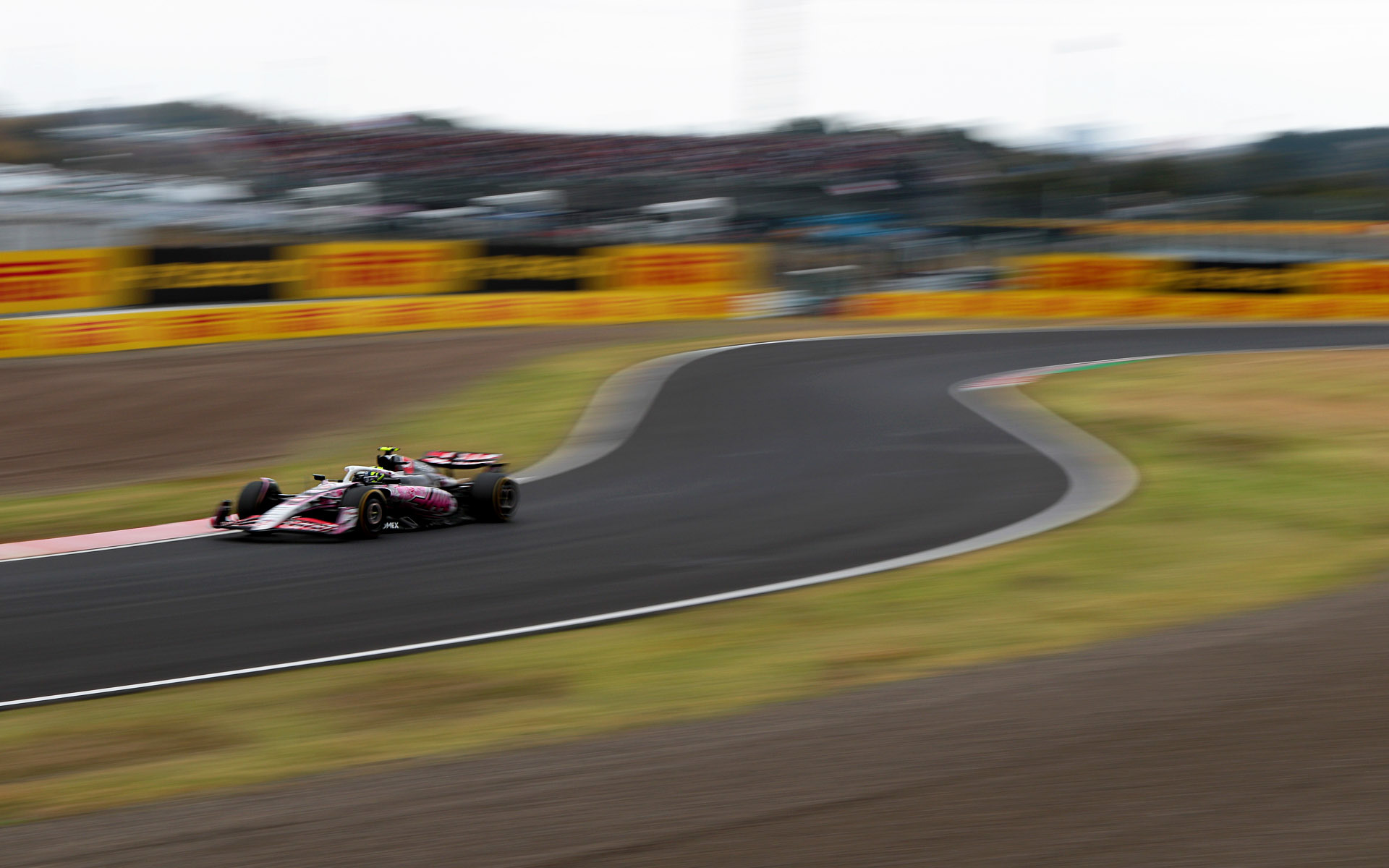 焦点距離50mm、シャッター速度1/30秒で撮影