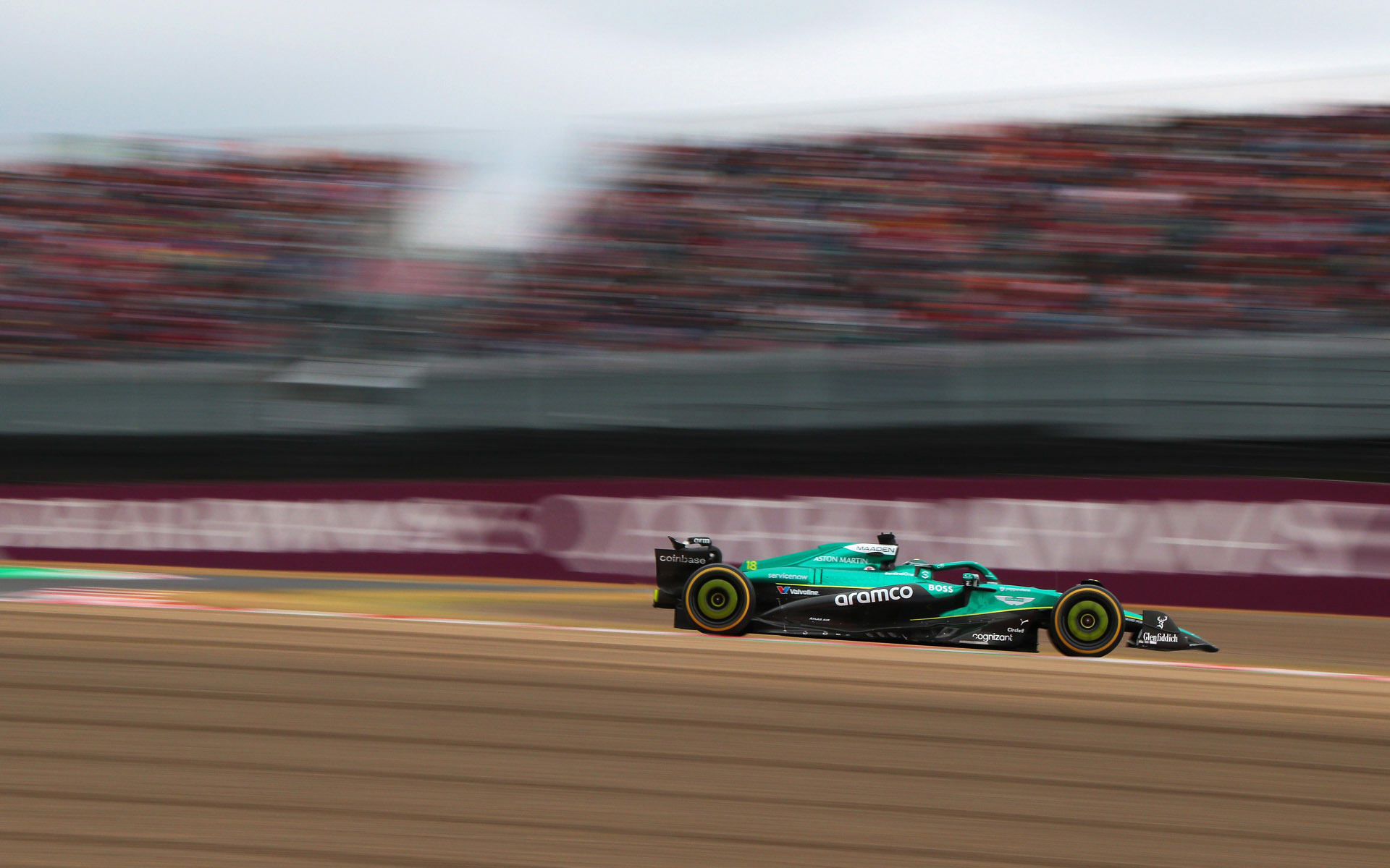 焦点距離55mm、シャッター速度1/30秒で撮影