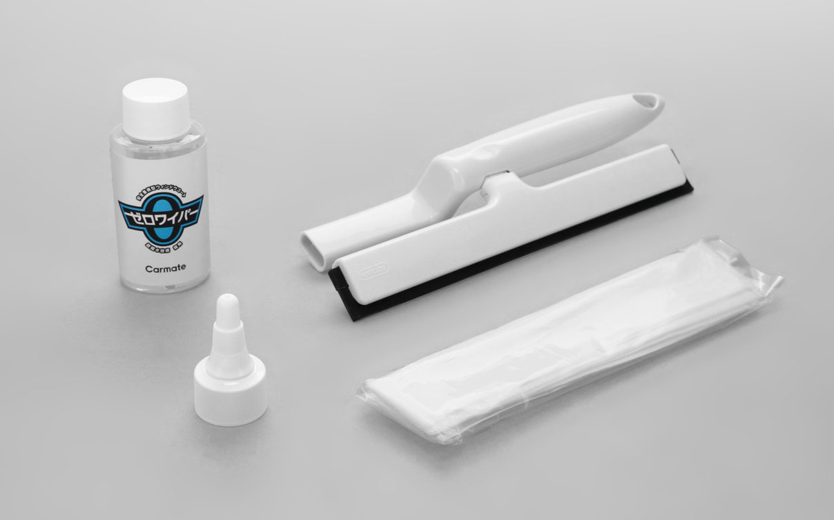 ゼロワイパーフルセット。Amazon販売価格2073円（編集時）。その名の通り“ワイパー”が“ゼロ”になるフロントガラスコーティング剤。停車時にも効果を発揮