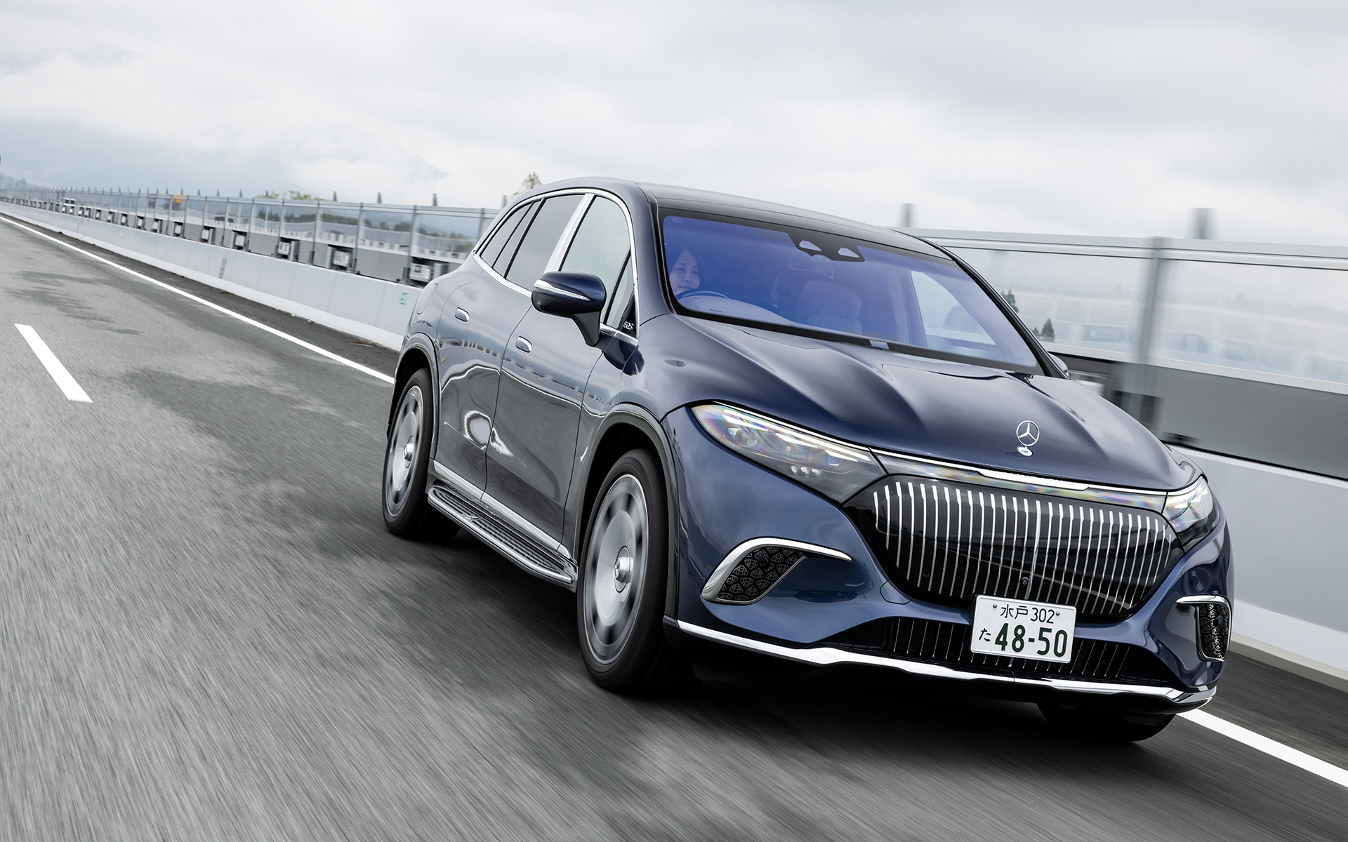 意外にも重さを感じずにすんなり走らせることができた