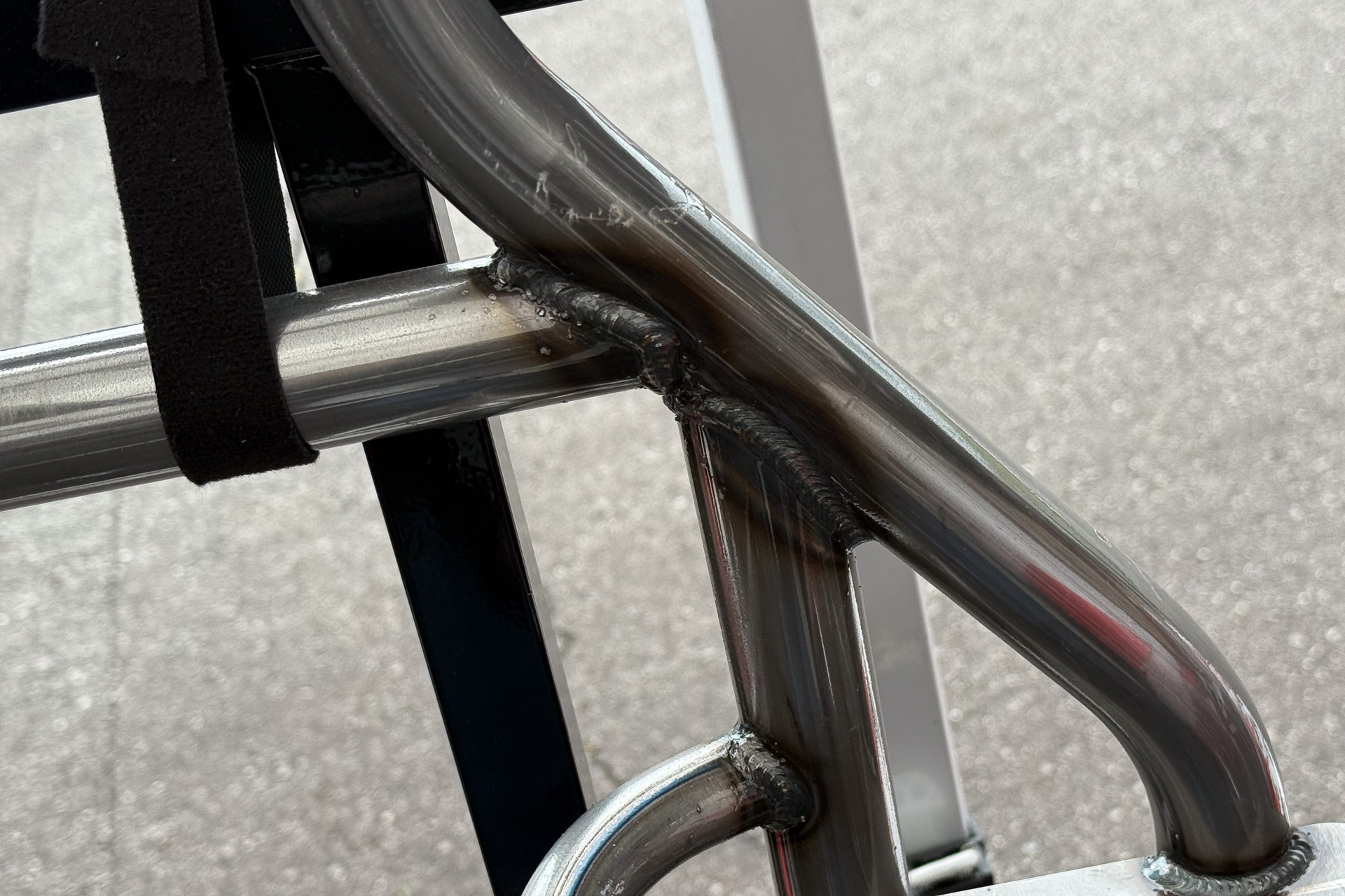 溶接はトヨタのロボット自動溶接を採用とのこと