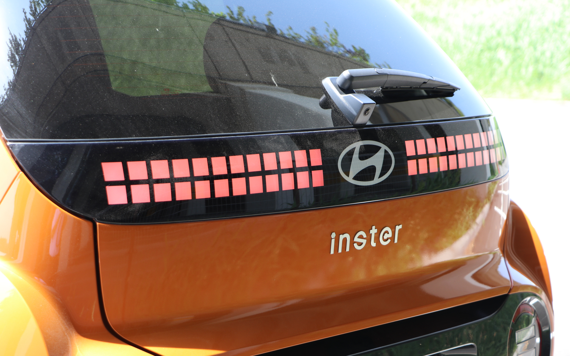 LEDのリアコンビネーションランプもピクセルデザインを採用