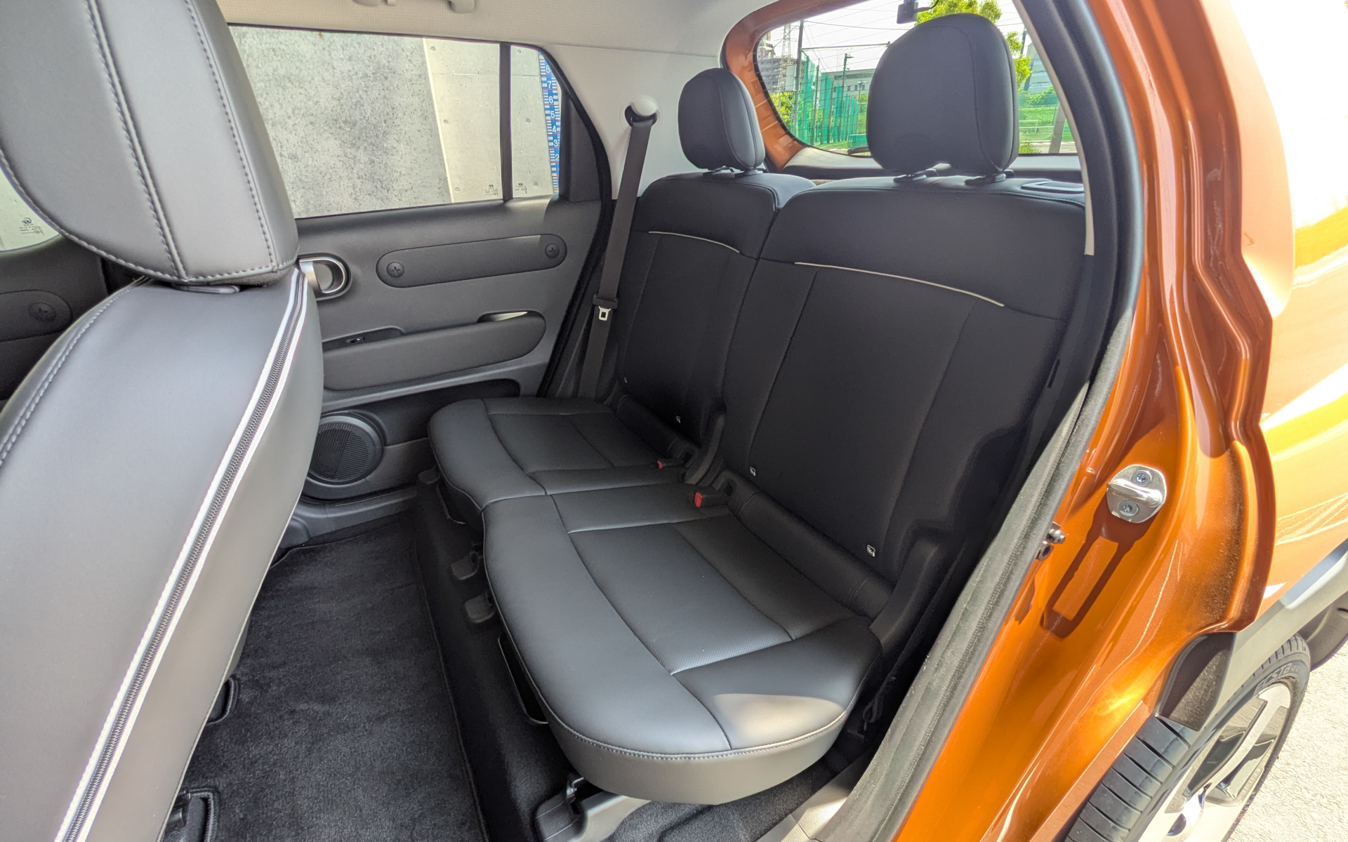 後席はリクライニング機構を備え乗り心地もよかった