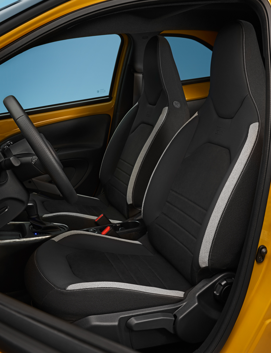 「GR SPORT」バージョン