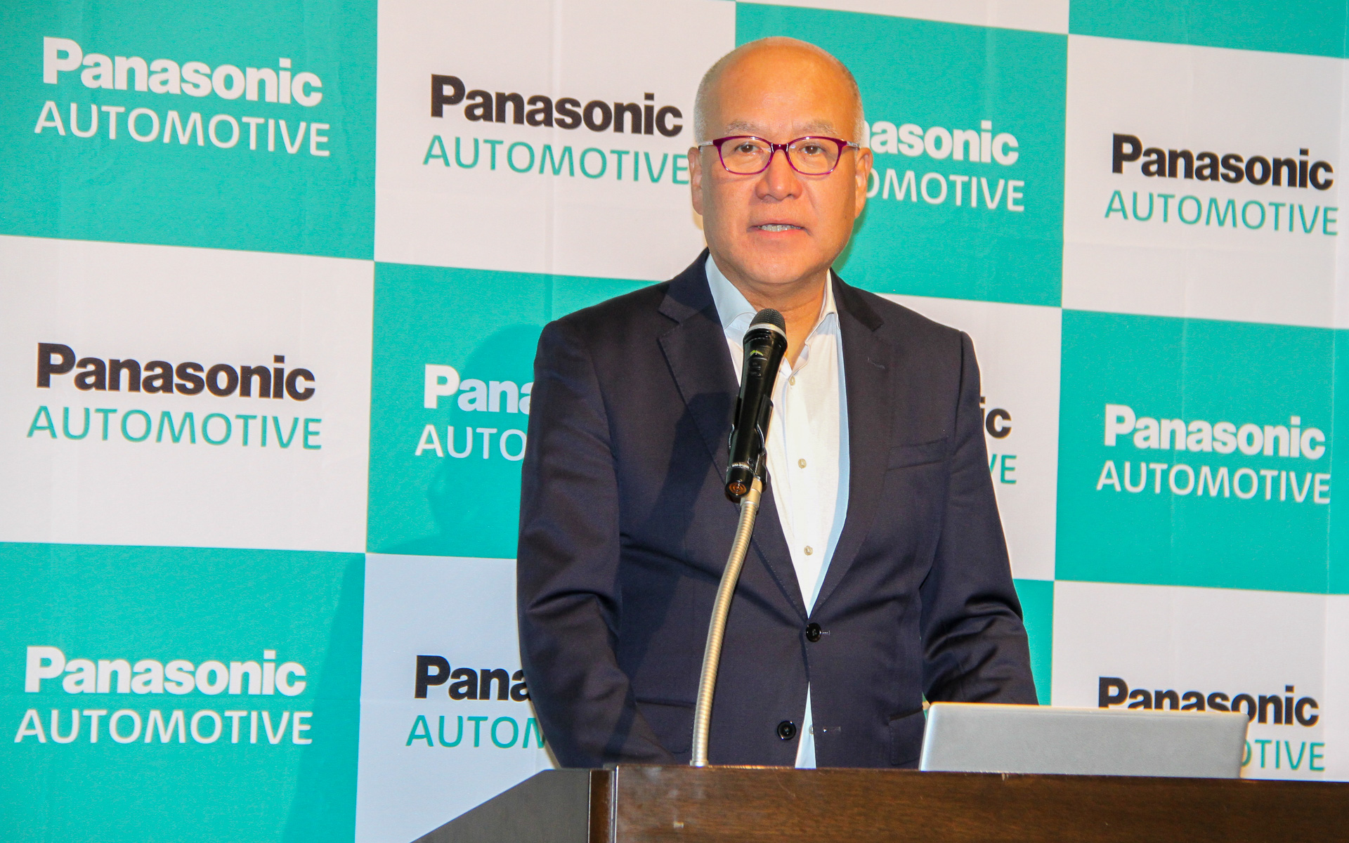 中長期戦略や新ビジョンなどについて説明したパナソニック オートモーティブシステムズ株式会社 代表取締役社長の永易正吏氏