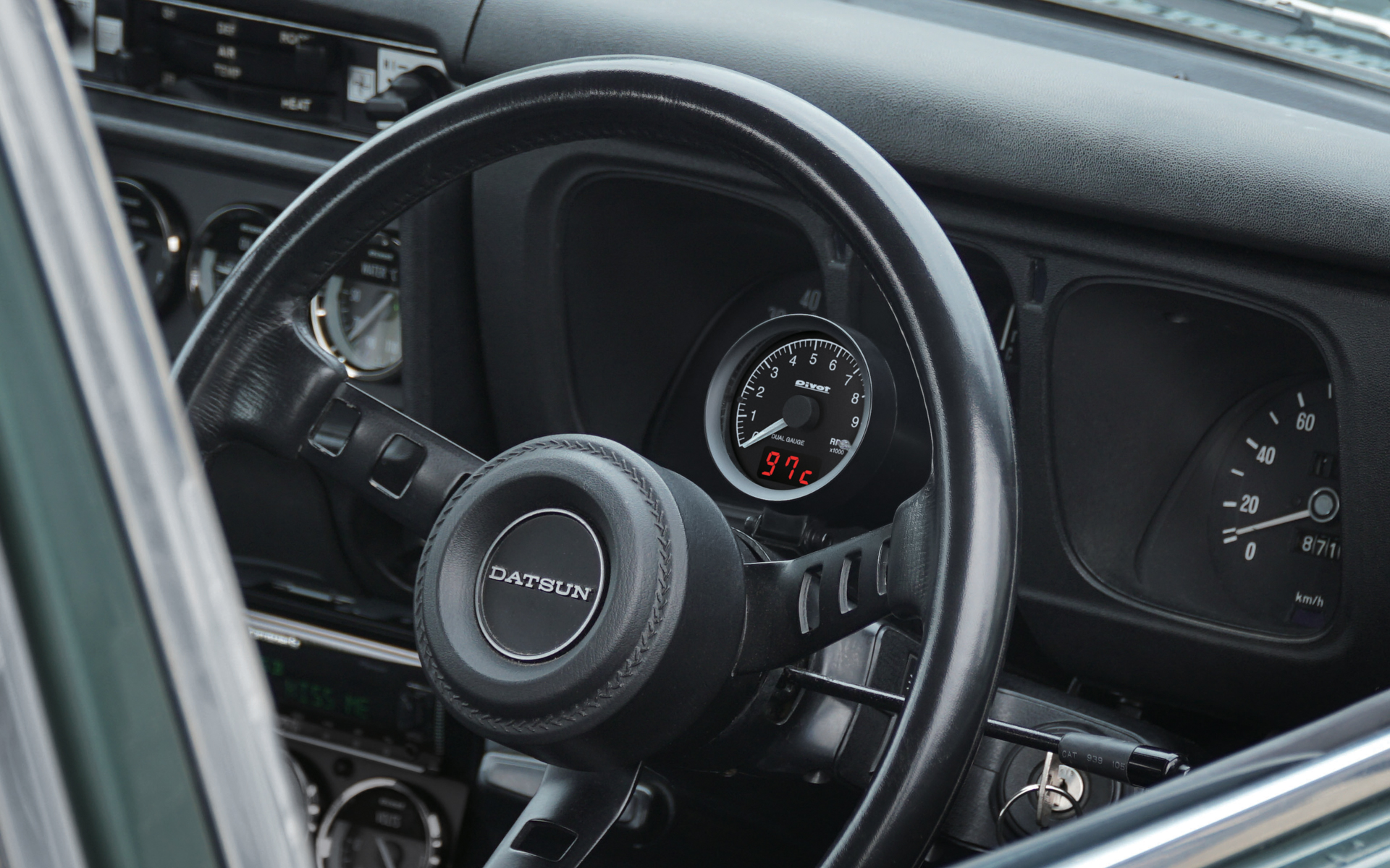 タコメーター「DRS-T」装着イメージ