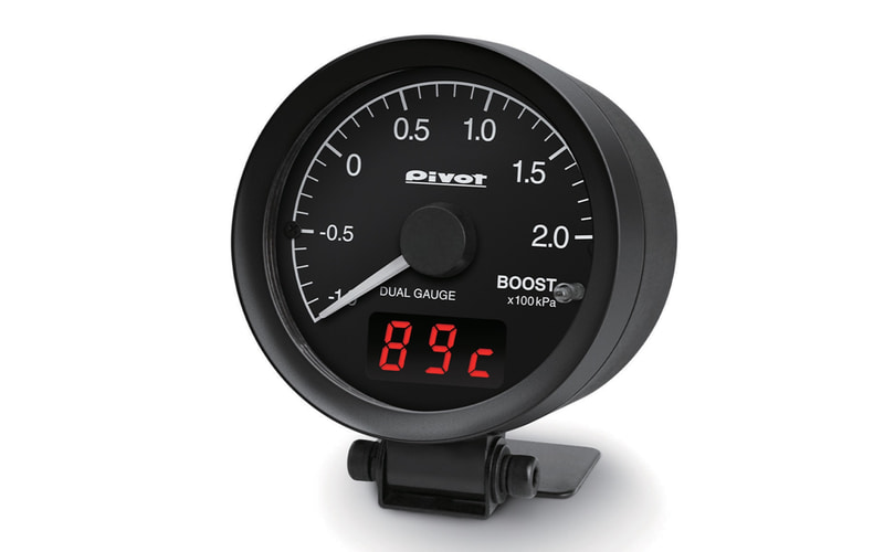 ピボット、「DUAL GAUGE RS」にオレンジ照明のブースト計とセンサー