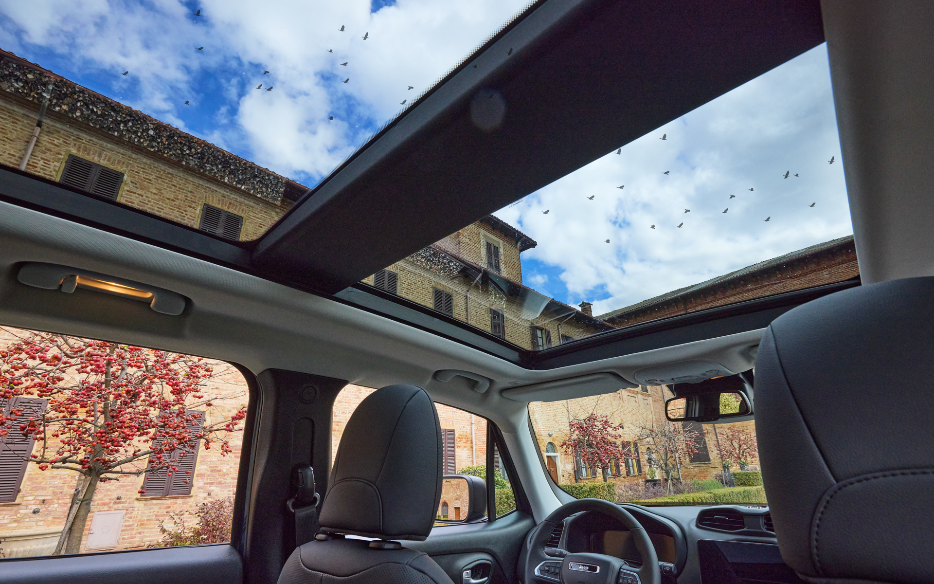 開放感のあるサンルーフ