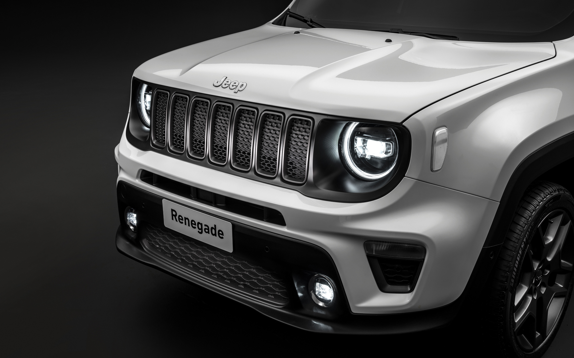 グロスブラックフロントグリルアクセント