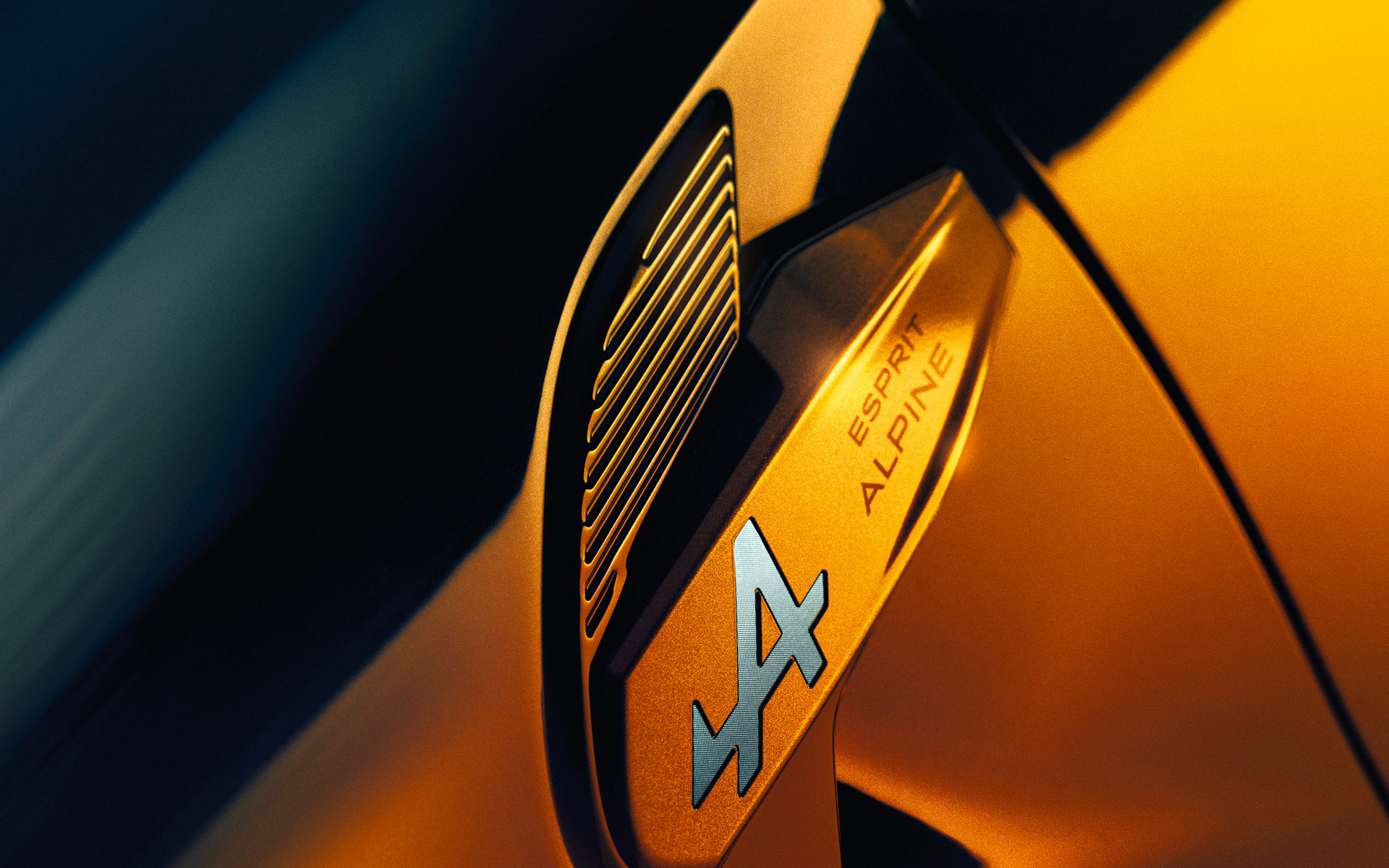 エスプリ アルピーヌグレードのフロントフェンダーのバッヂ