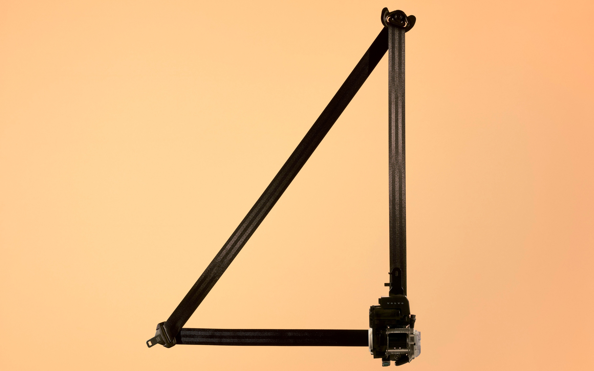 ボルボが世界初の「マルチアダプティブ・シートベルト」を発表した